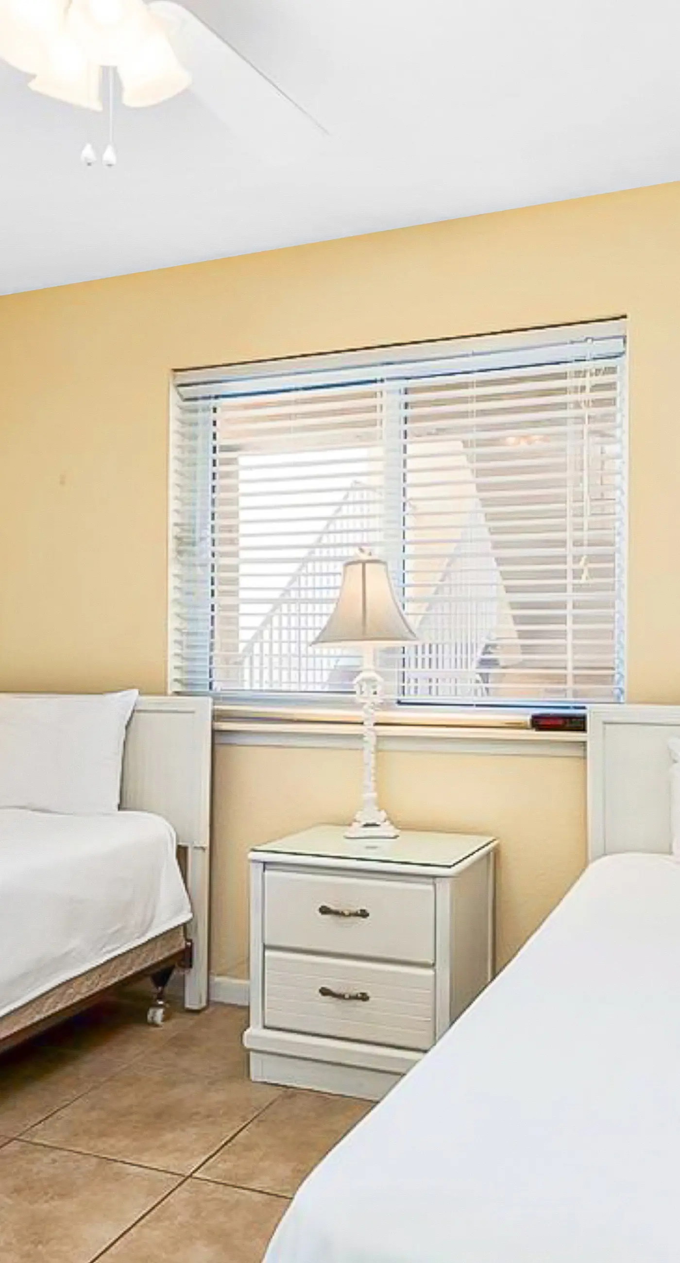 12th-floor beachfront condo with private balcony, AC, hot tub, pool, sauna