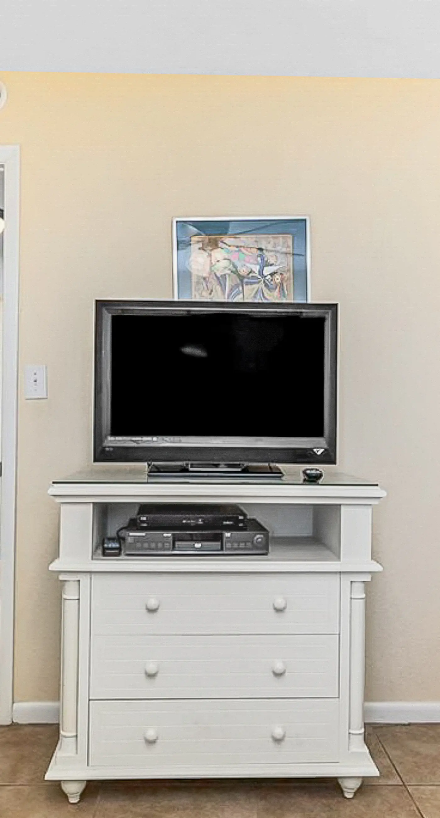 12th-floor beachfront condo with private balcony, AC, hot tub, pool, sauna