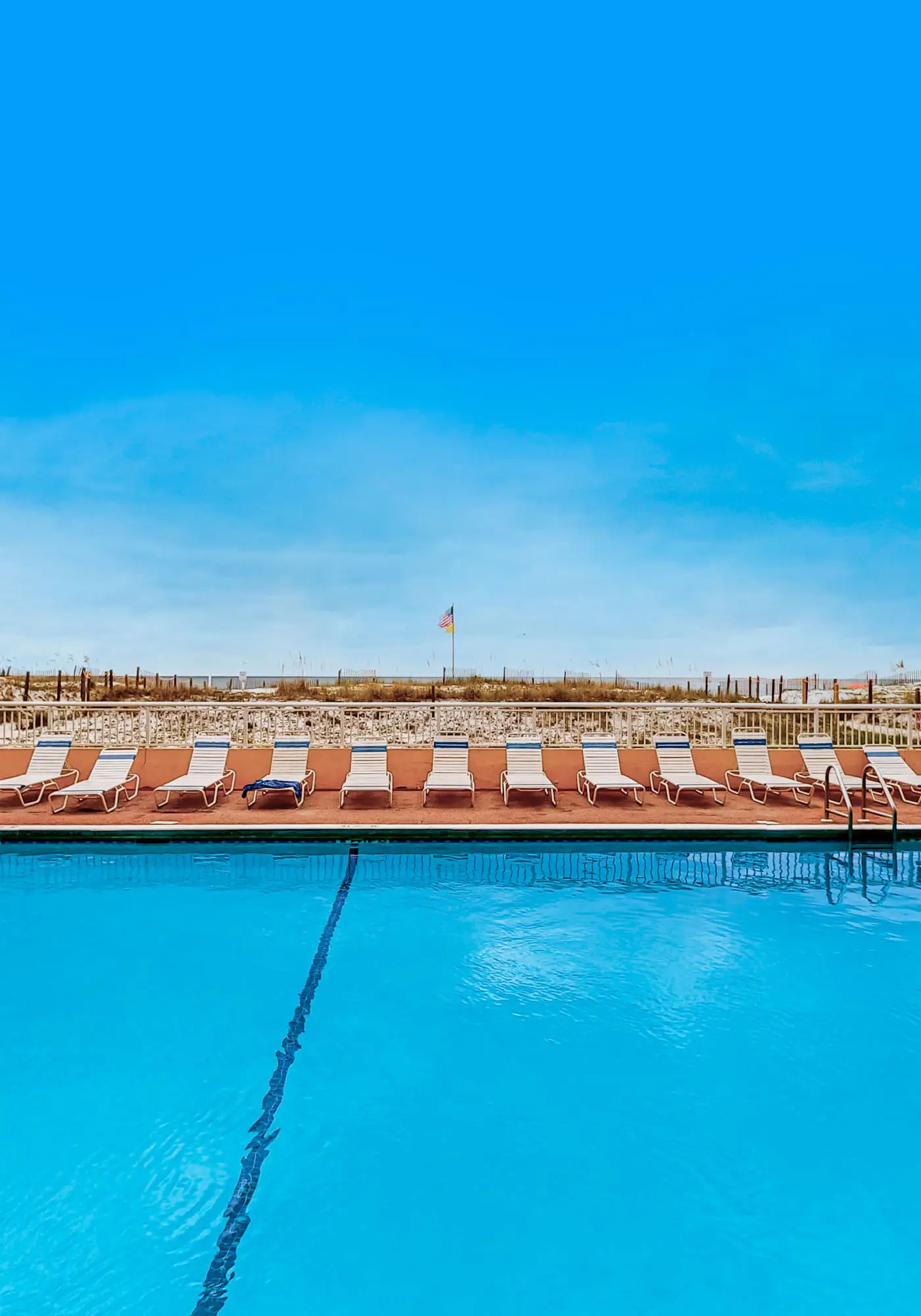3rd-floor beachfront condo with private balcony, AC, hot tub, pool, sauna