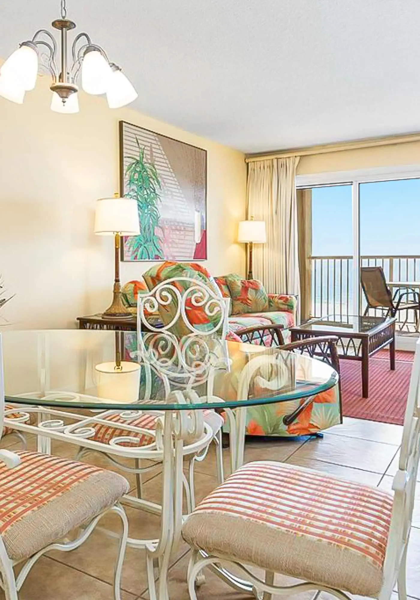 3rd-floor beachfront condo with private balcony, AC, hot tub, pool, sauna