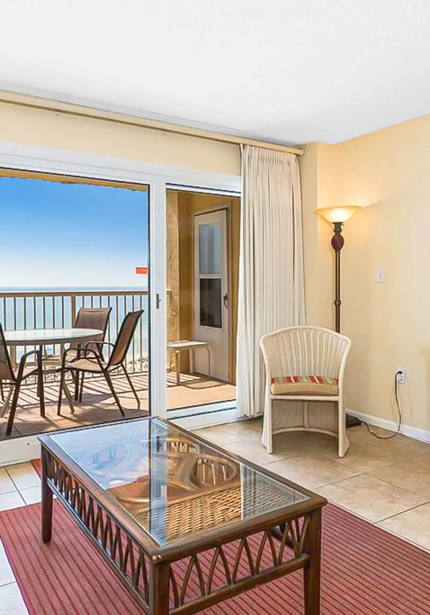 3rd-floor beachfront condo with private balcony, AC, hot tub, pool, sauna