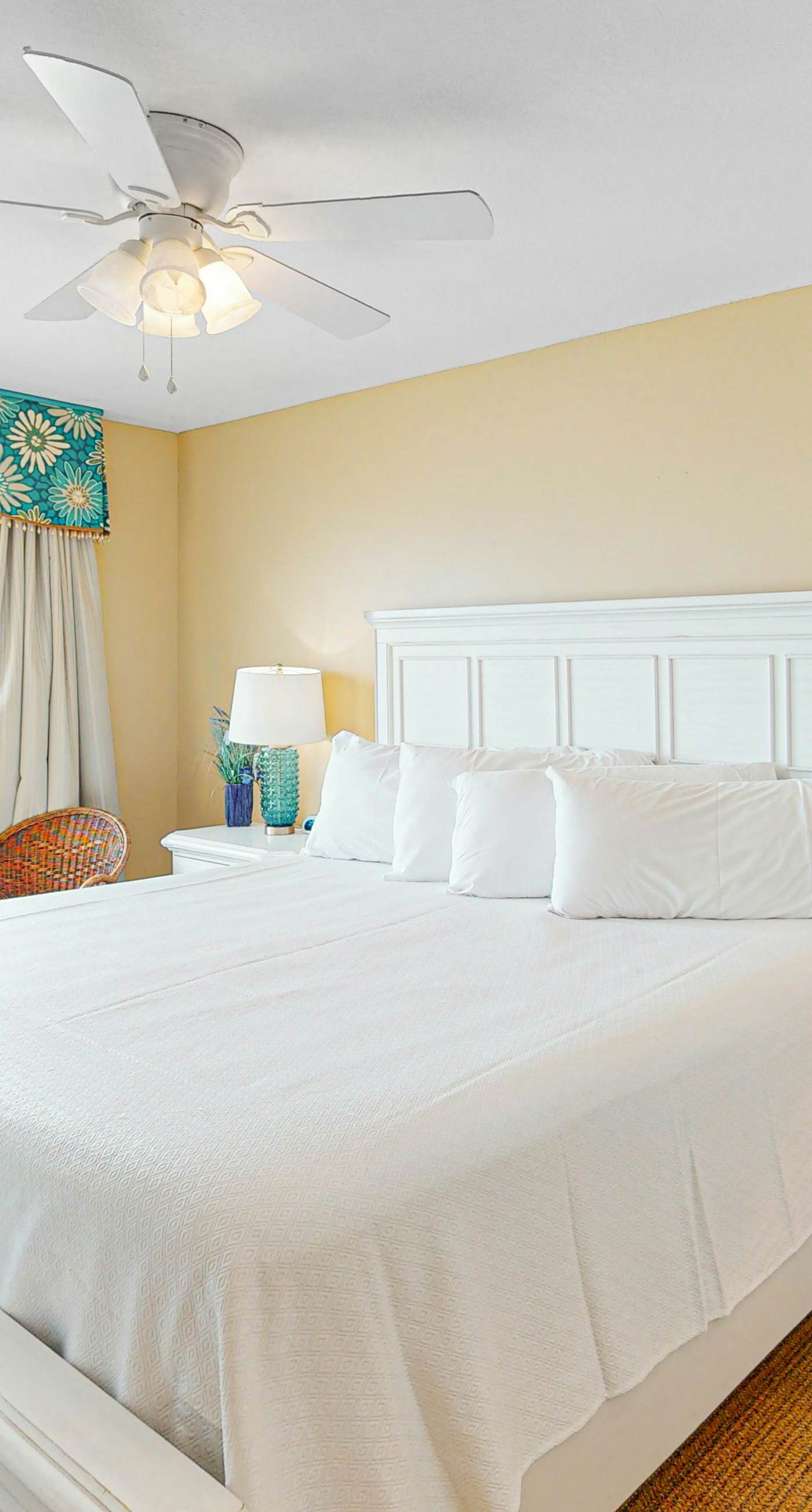 Beachfront Condo with Shared Outdoor Pool, Central AC, Private Balcony, Views, WiFi