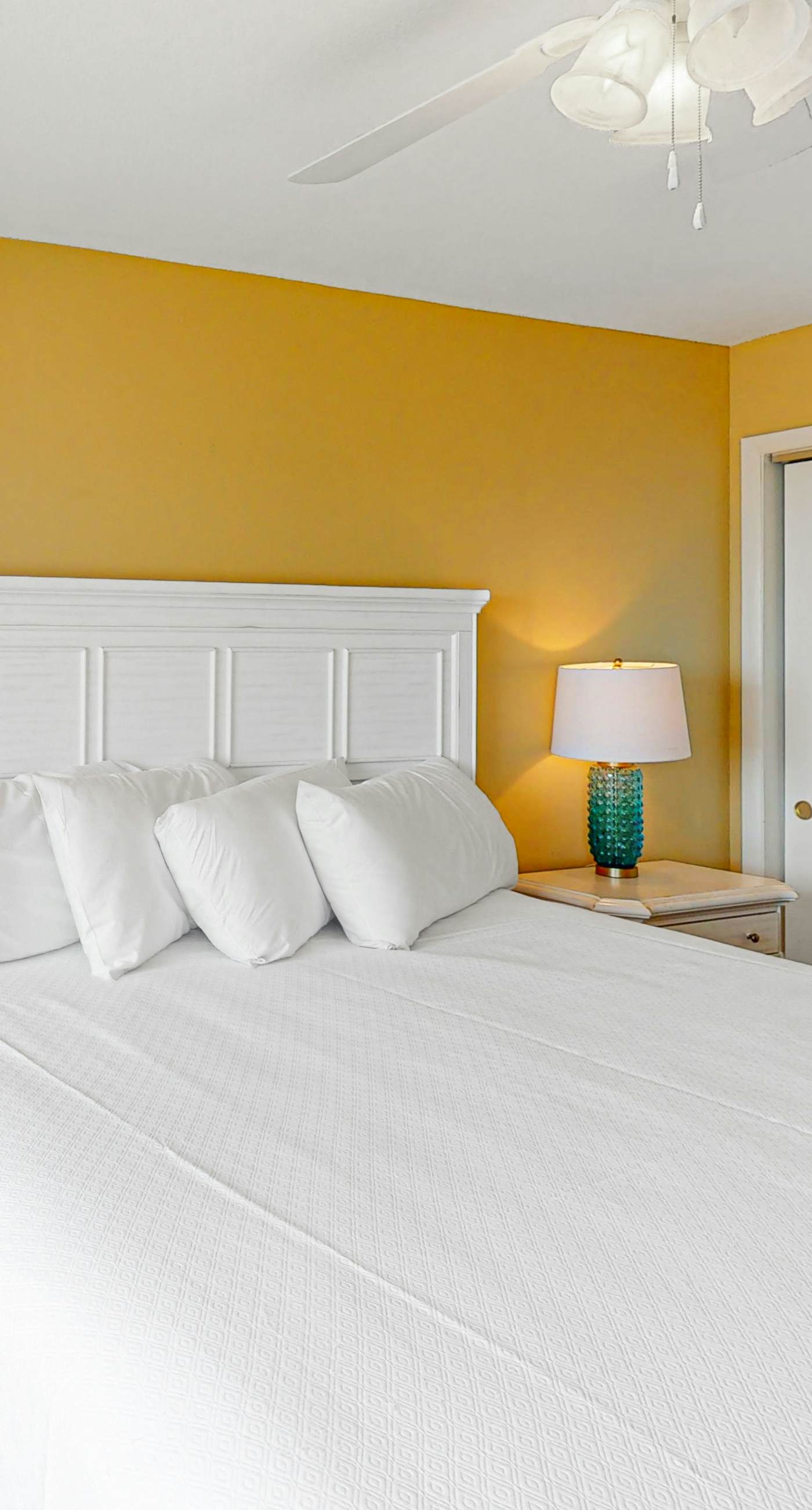 Beachfront Condo with Shared Outdoor Pool, Central AC, Private Balcony, Views, WiFi