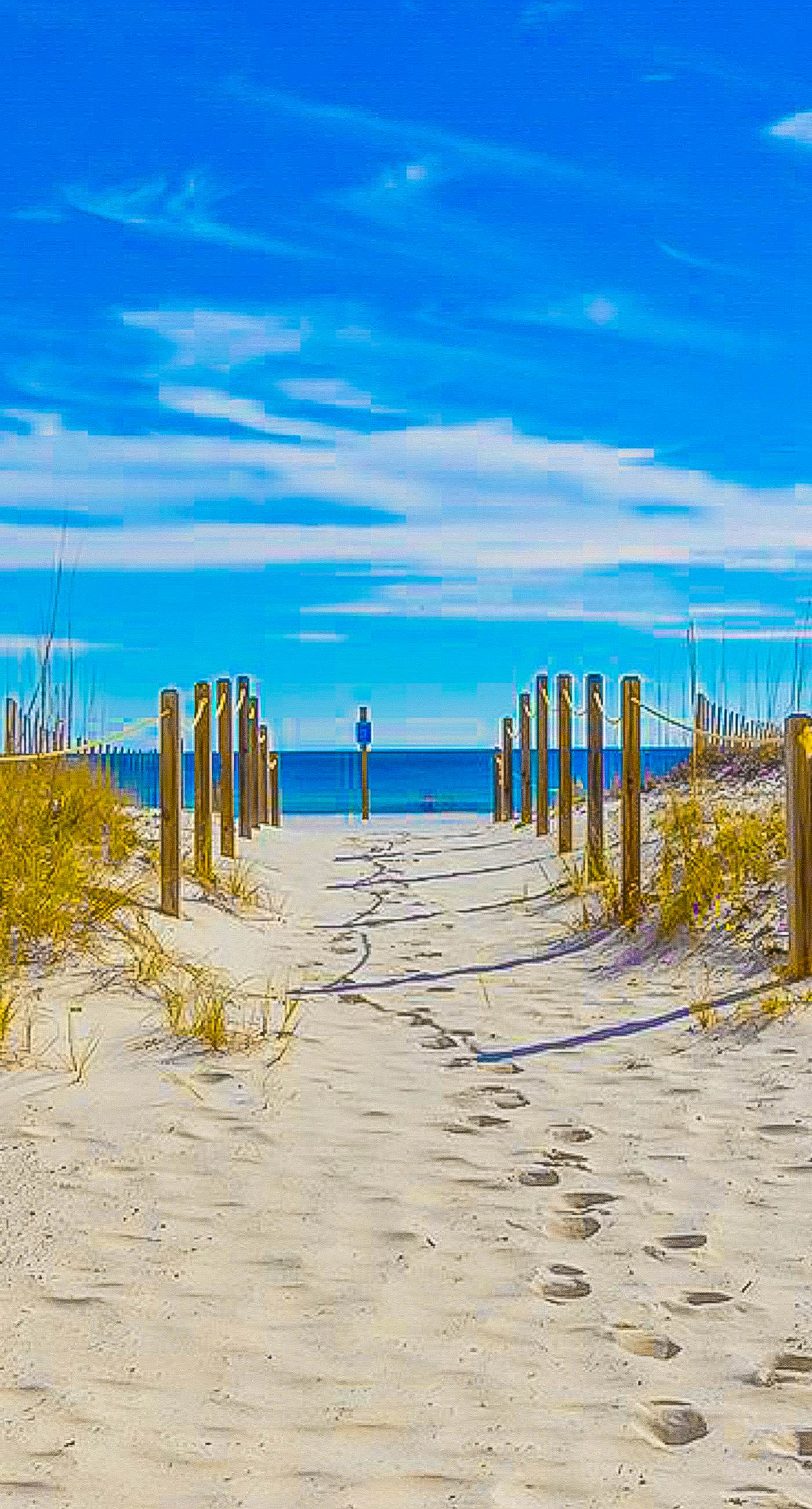 Beachfront Condo with Shared Outdoor Pool, Central AC, Private Balcony, Views, WiFi