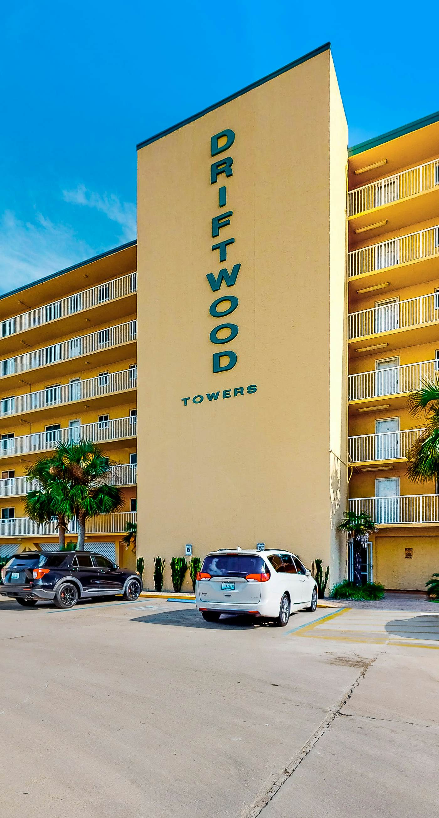 Beachfront Condo with Shared Outdoor Pool, Central AC, Private Balcony, Views, WiFi