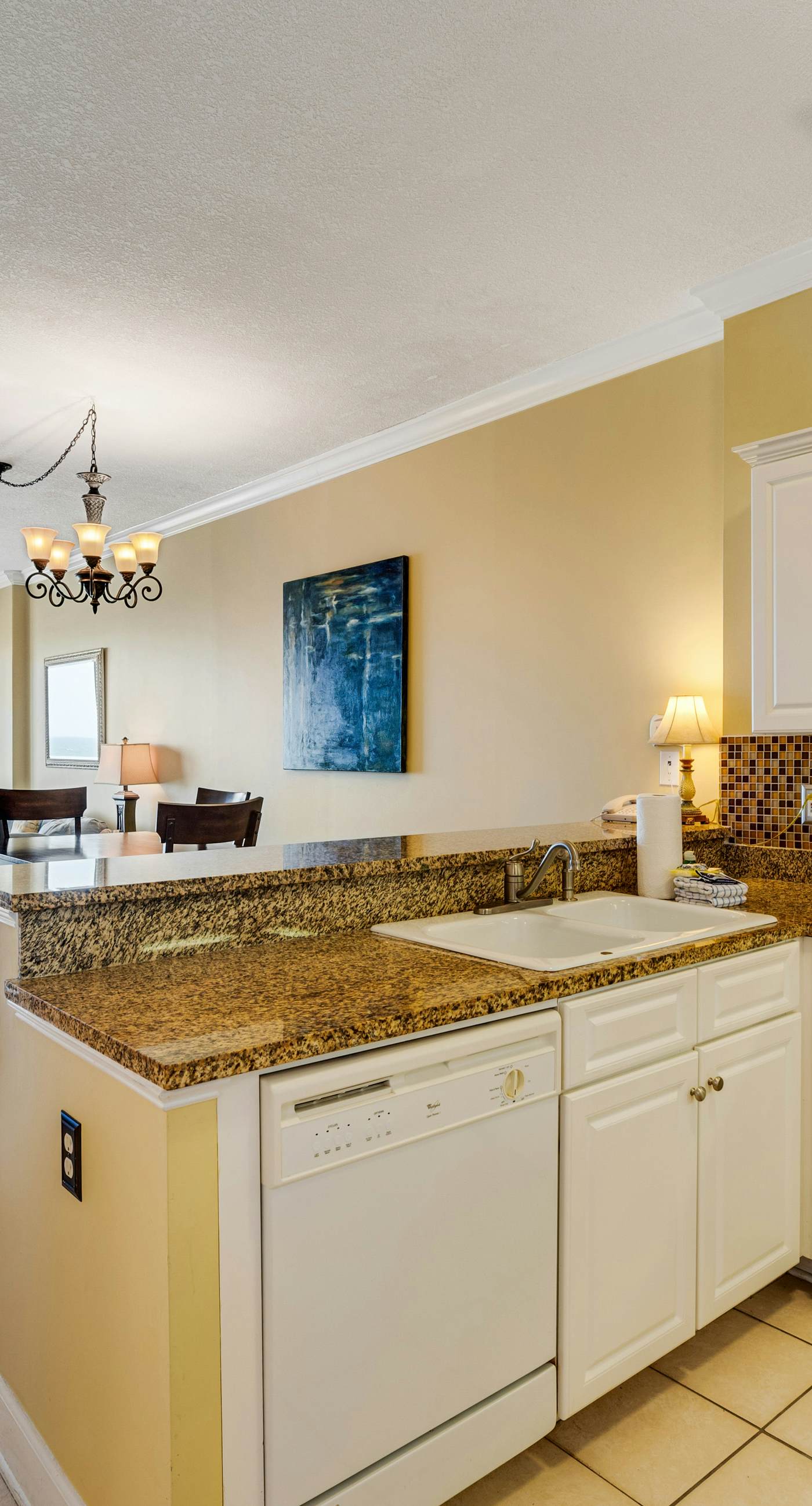 6th-floor condo with pool, central AC, free WiFi, balcony, & views