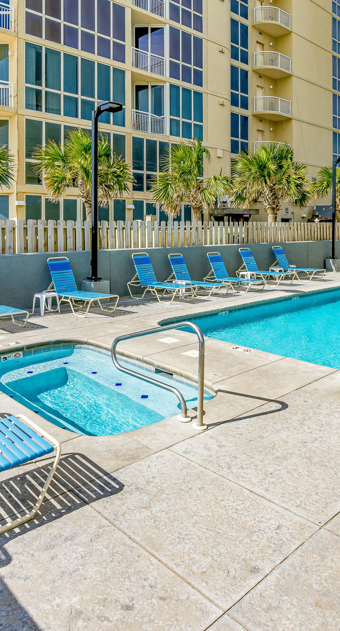 6th-floor condo with pool, central AC, free WiFi, balcony, & views