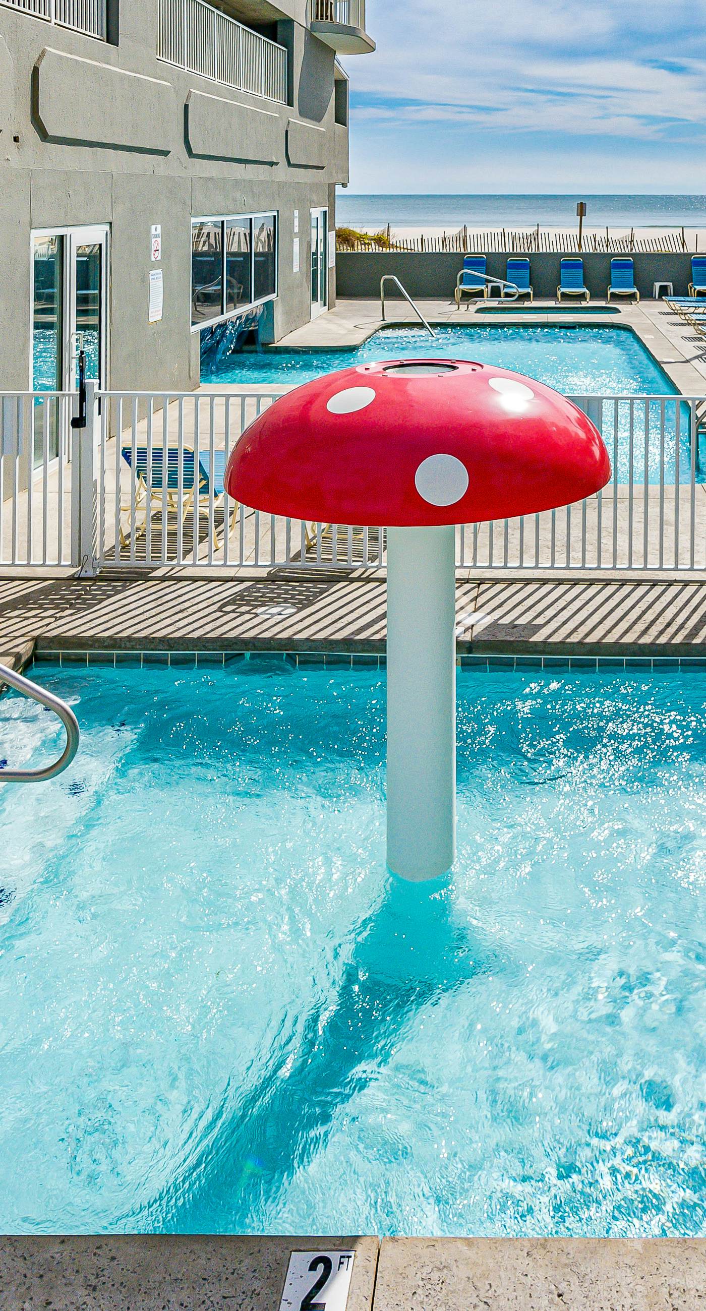 6th-floor condo with pool, central AC, free WiFi, balcony, & views