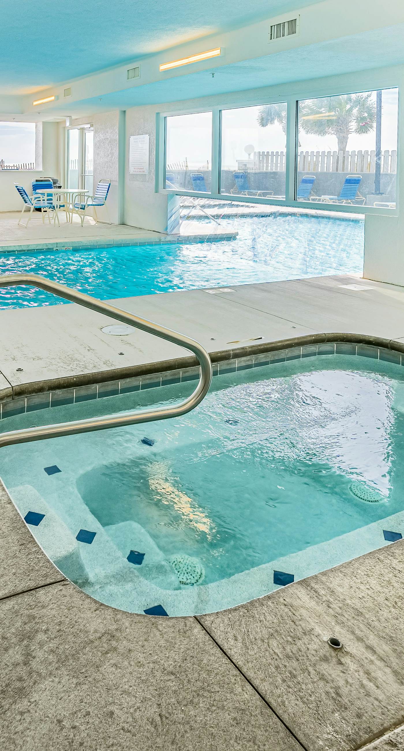 6th-floor condo with pool, central AC, free WiFi, balcony, & views