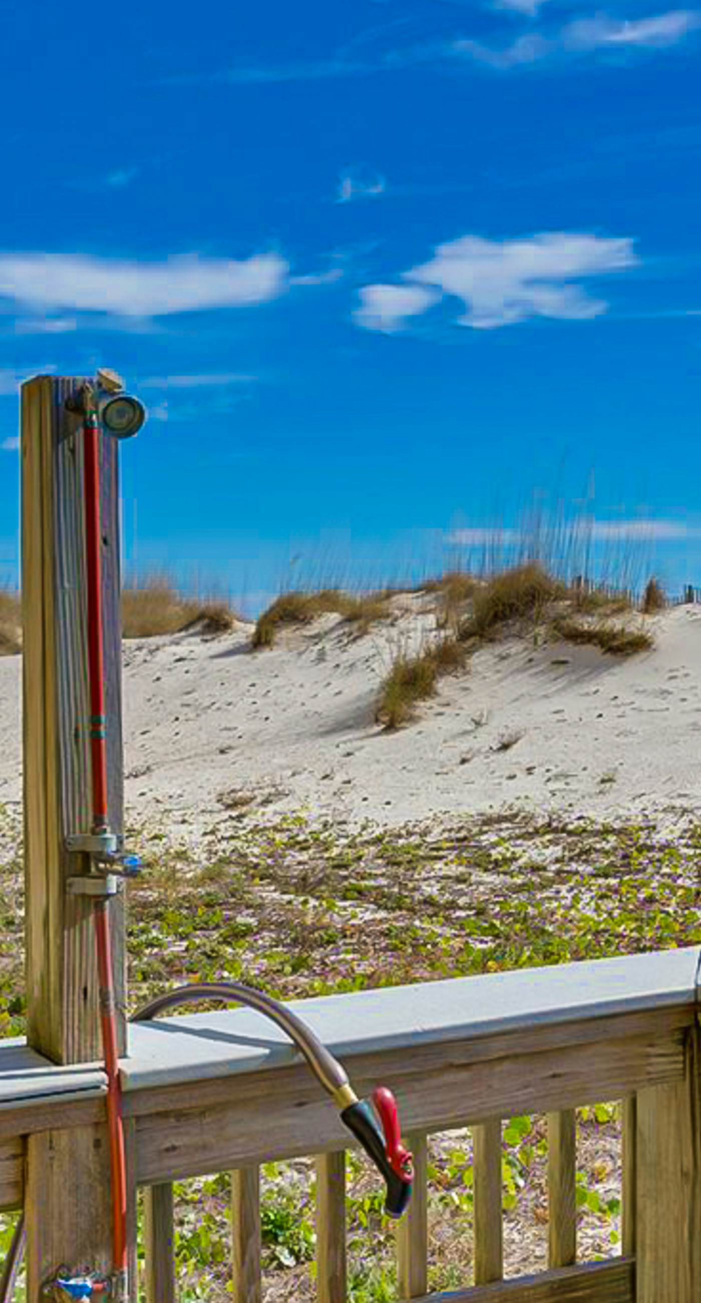 6th-floor condo with pool, central AC, free WiFi, balcony, & views