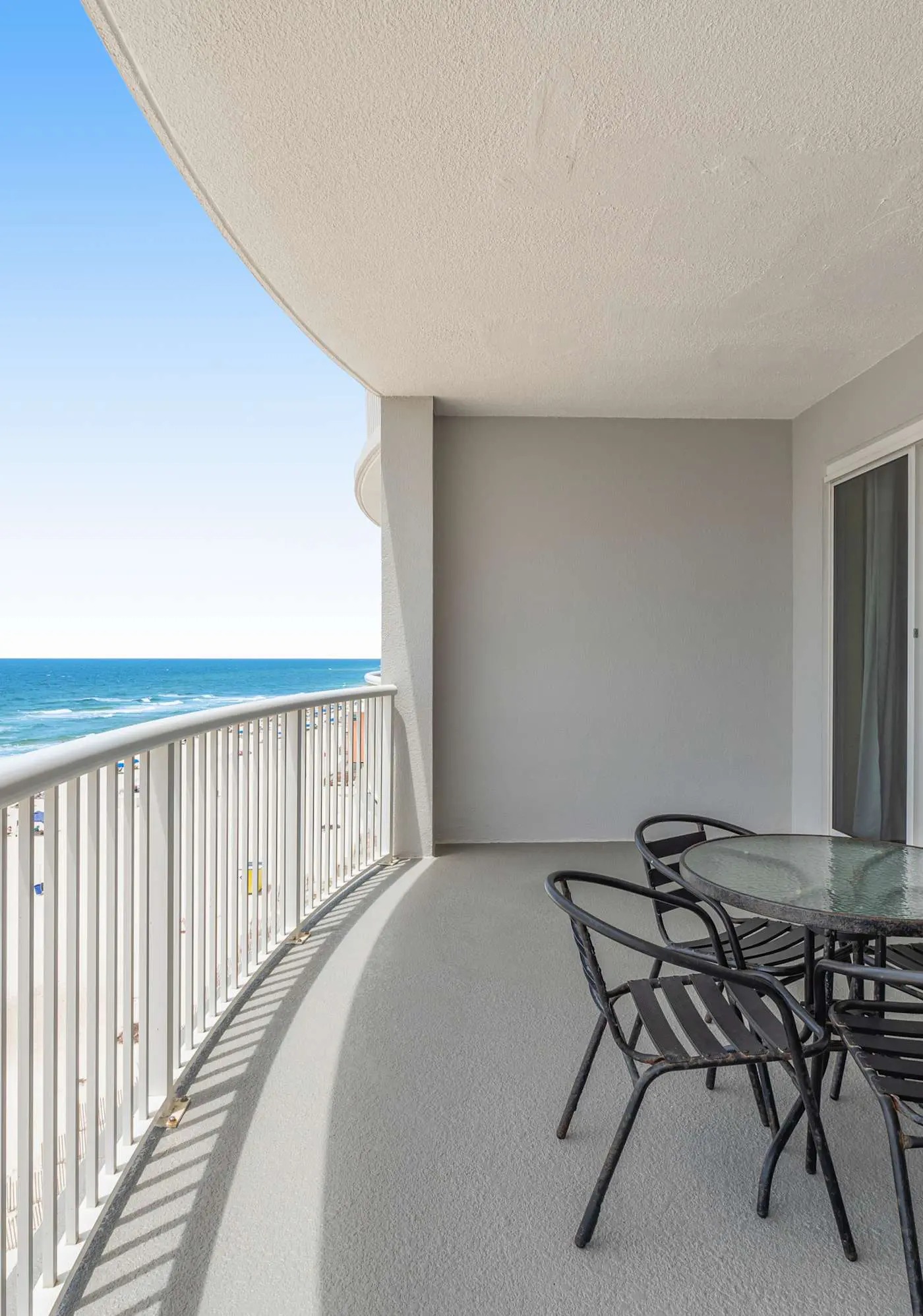 6th-floor condo with pool, central AC, free WiFi, balcony, & views
