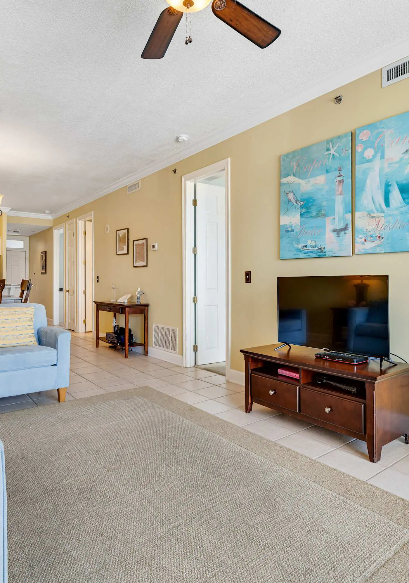 6th-floor condo with pool, central AC, free WiFi, balcony, & views