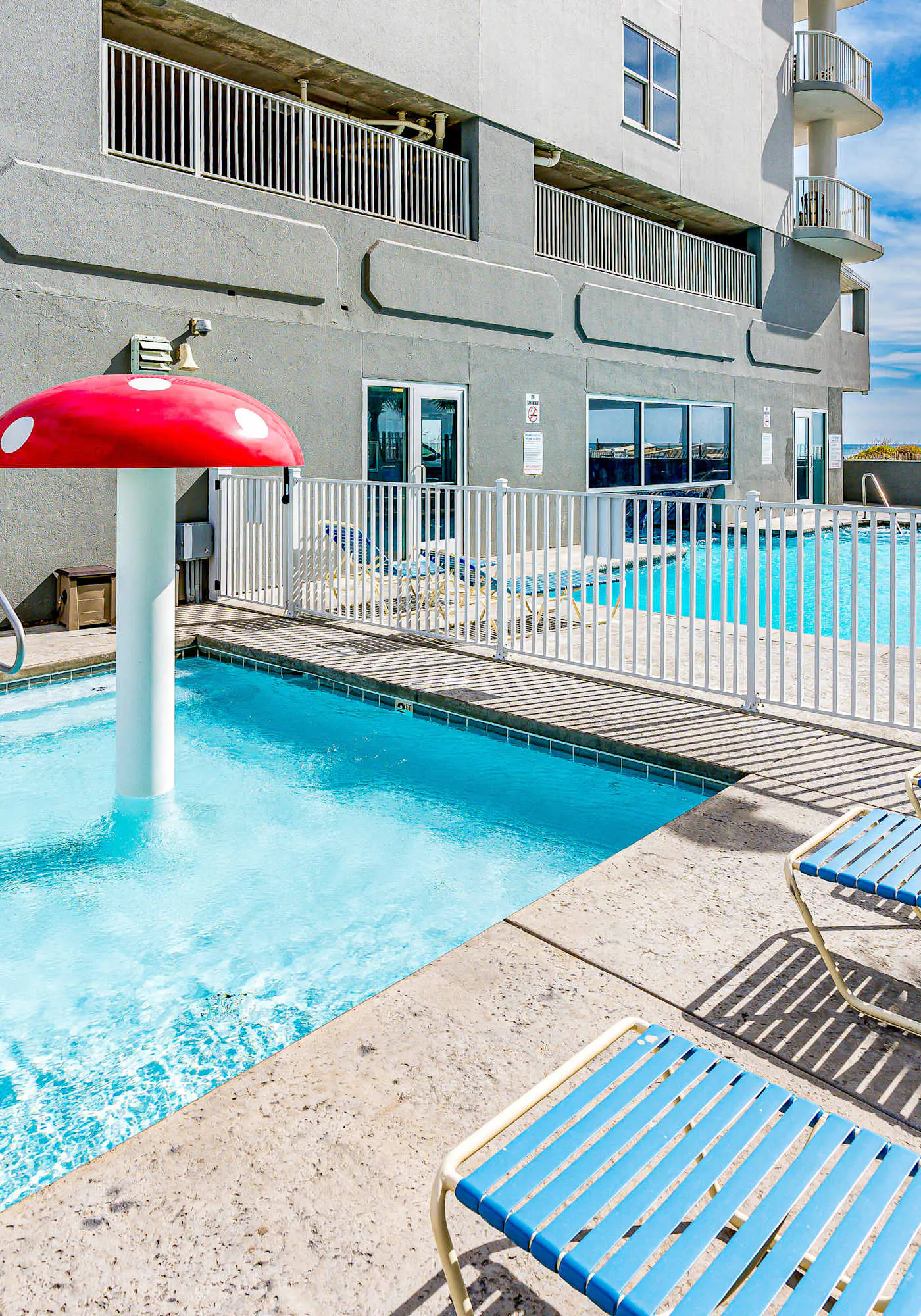 6th-floor condo with pool, central AC, free WiFi, balcony, & views