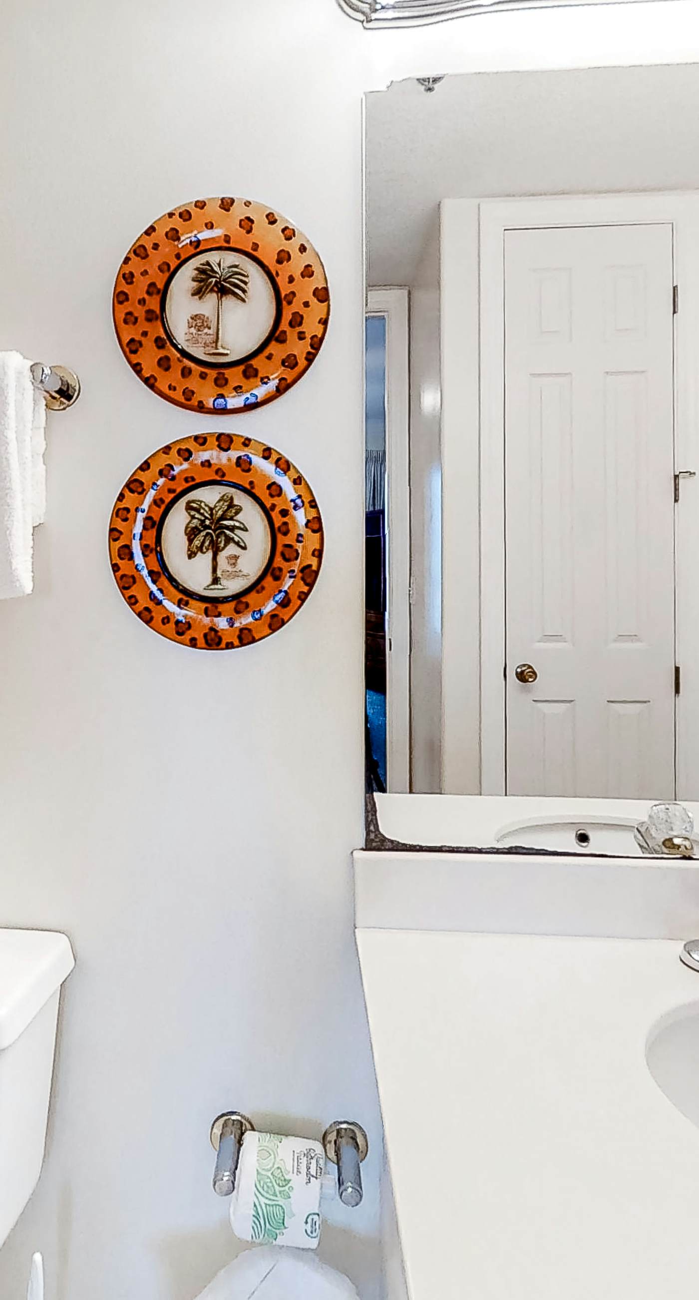 Gulf-Front Condo w/Great Views, Balcony, Shared Hot Tub, Pool, Gym, Sauna, A/C