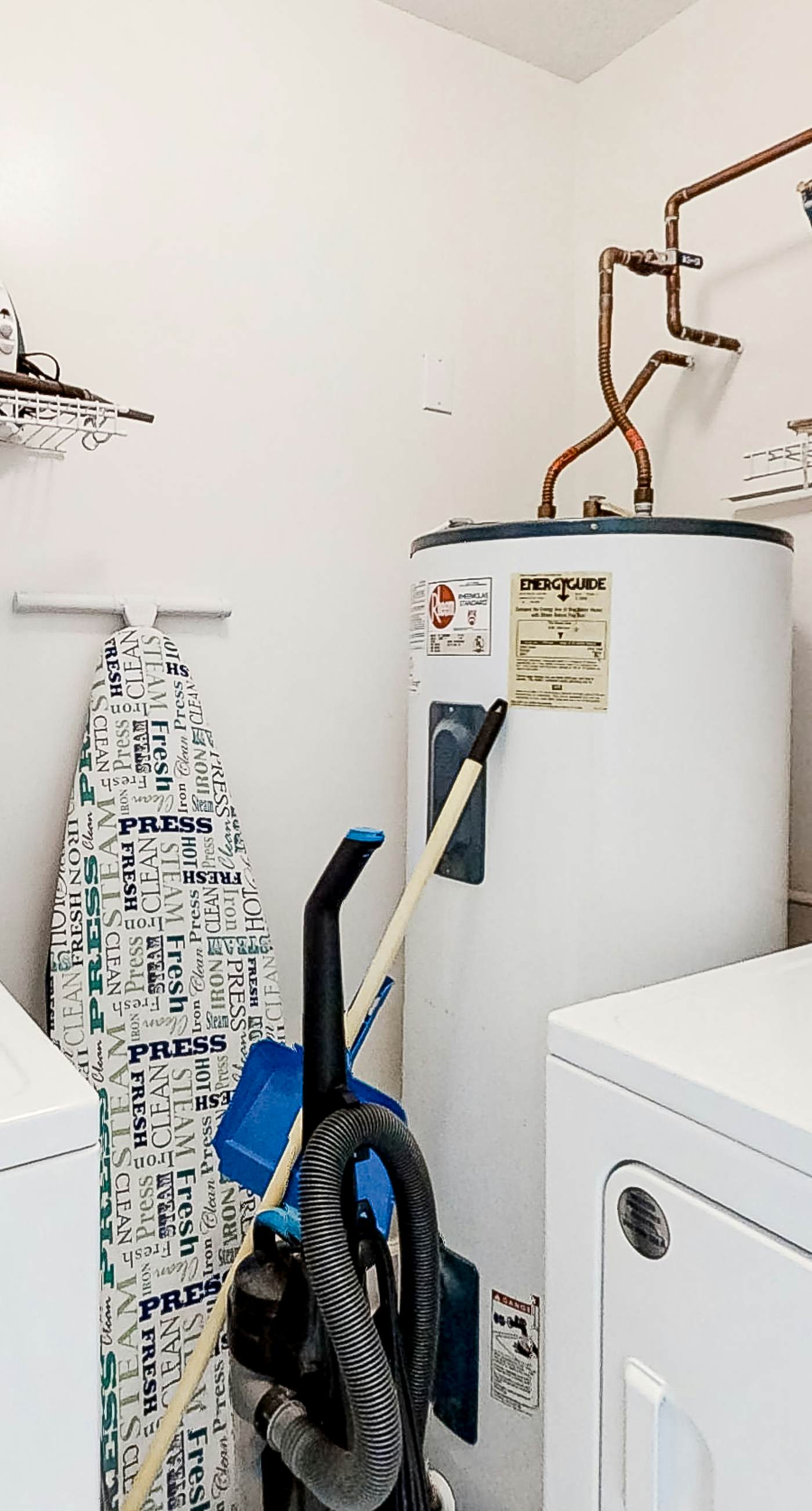 Gulf-Front Condo w/Great Views, Balcony, Shared Hot Tub, Pool, Gym, Sauna, A/C