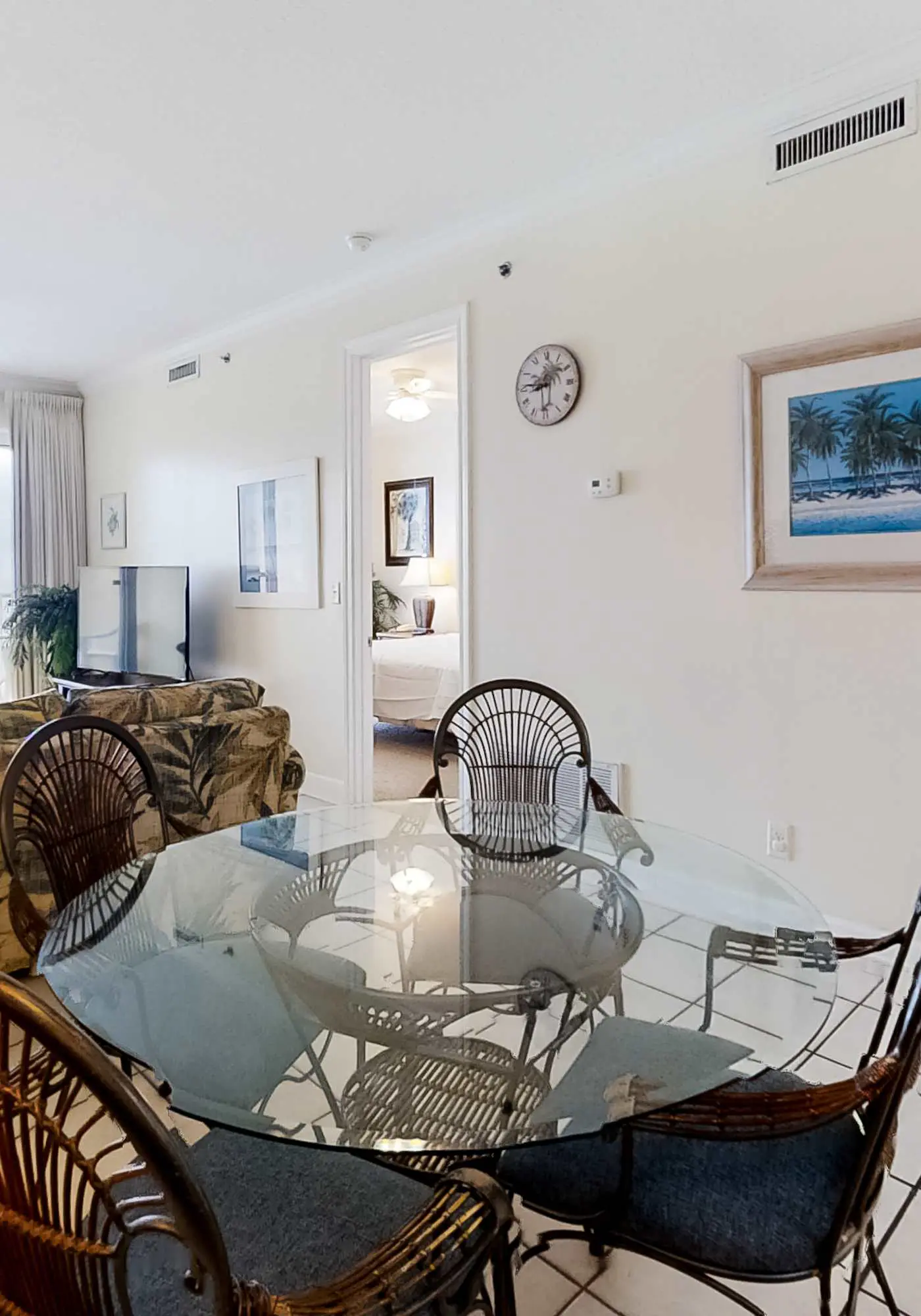 Gulf-Front Condo w/Great Views, Balcony, Shared Hot Tub, Pool, Gym, Sauna, A/C