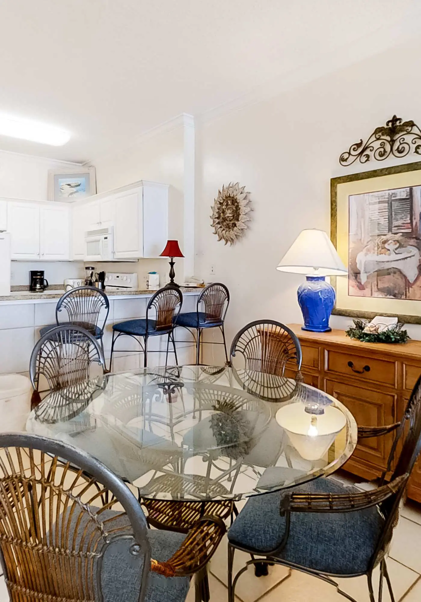 Gulf-Front Condo w/Great Views, Balcony, Shared Hot Tub, Pool, Gym, Sauna, A/C