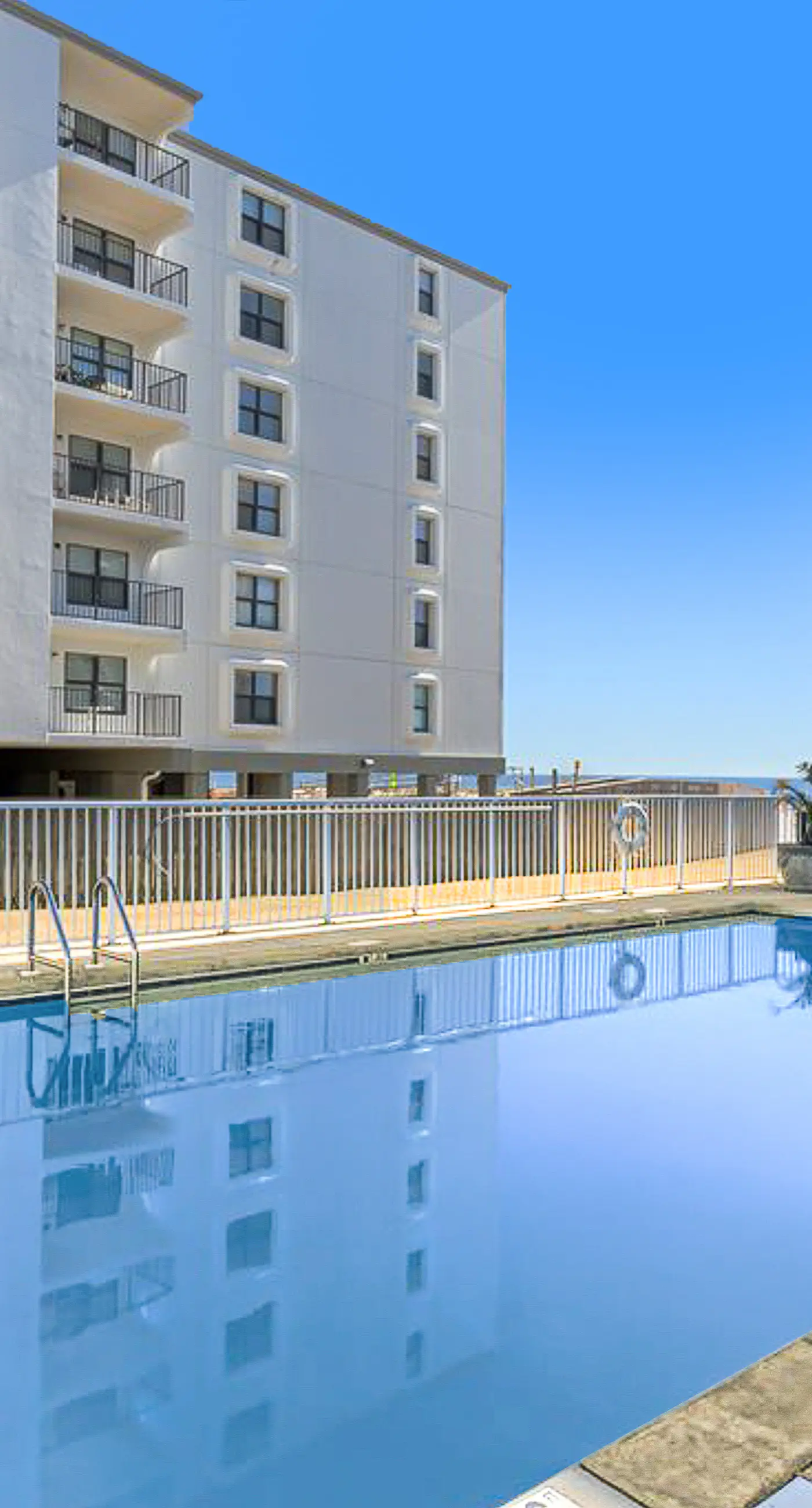 Corner Condo w Amazing Gulf-Front Views, Balcony & Shared Pools Hot Tubs Gym