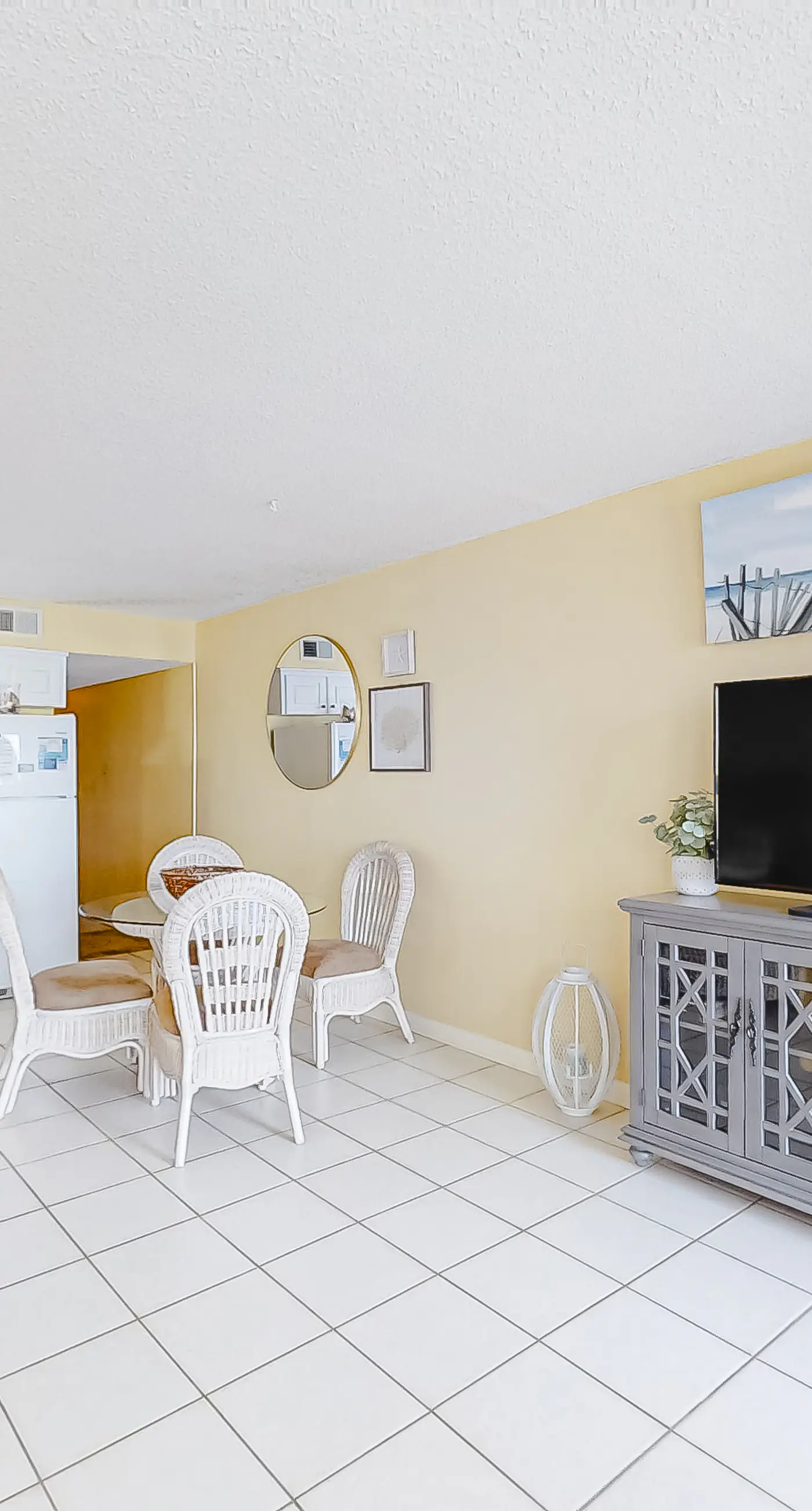 Corner Condo w Amazing Gulf-Front Views, Balcony & Shared Pools Hot Tubs Gym