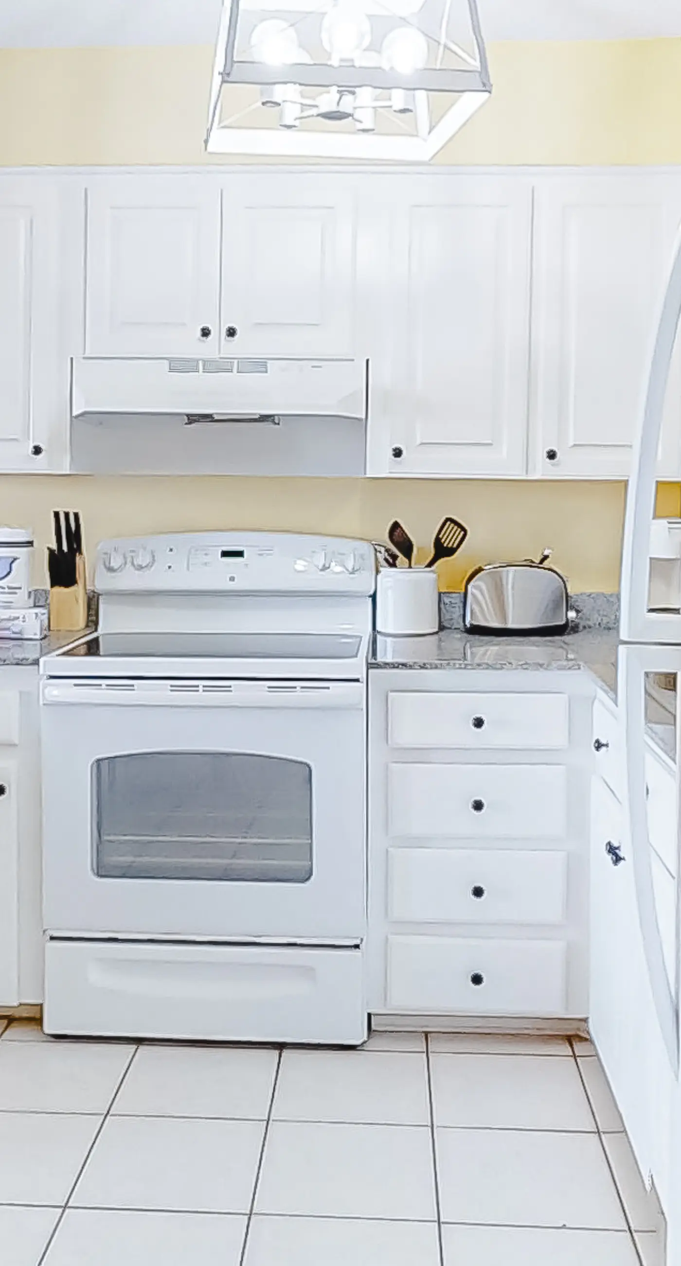 Corner Condo w Amazing Gulf-Front Views, Balcony & Shared Pools Hot Tubs Gym