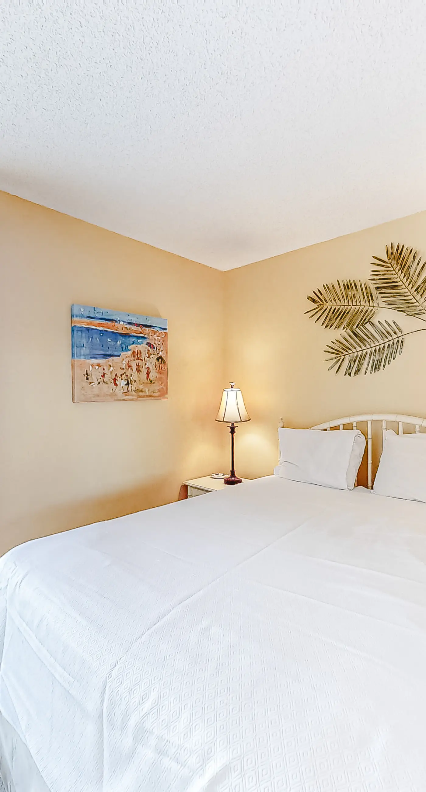 Corner Condo w Amazing Gulf-Front Views, Balcony & Shared Pools Hot Tubs Gym