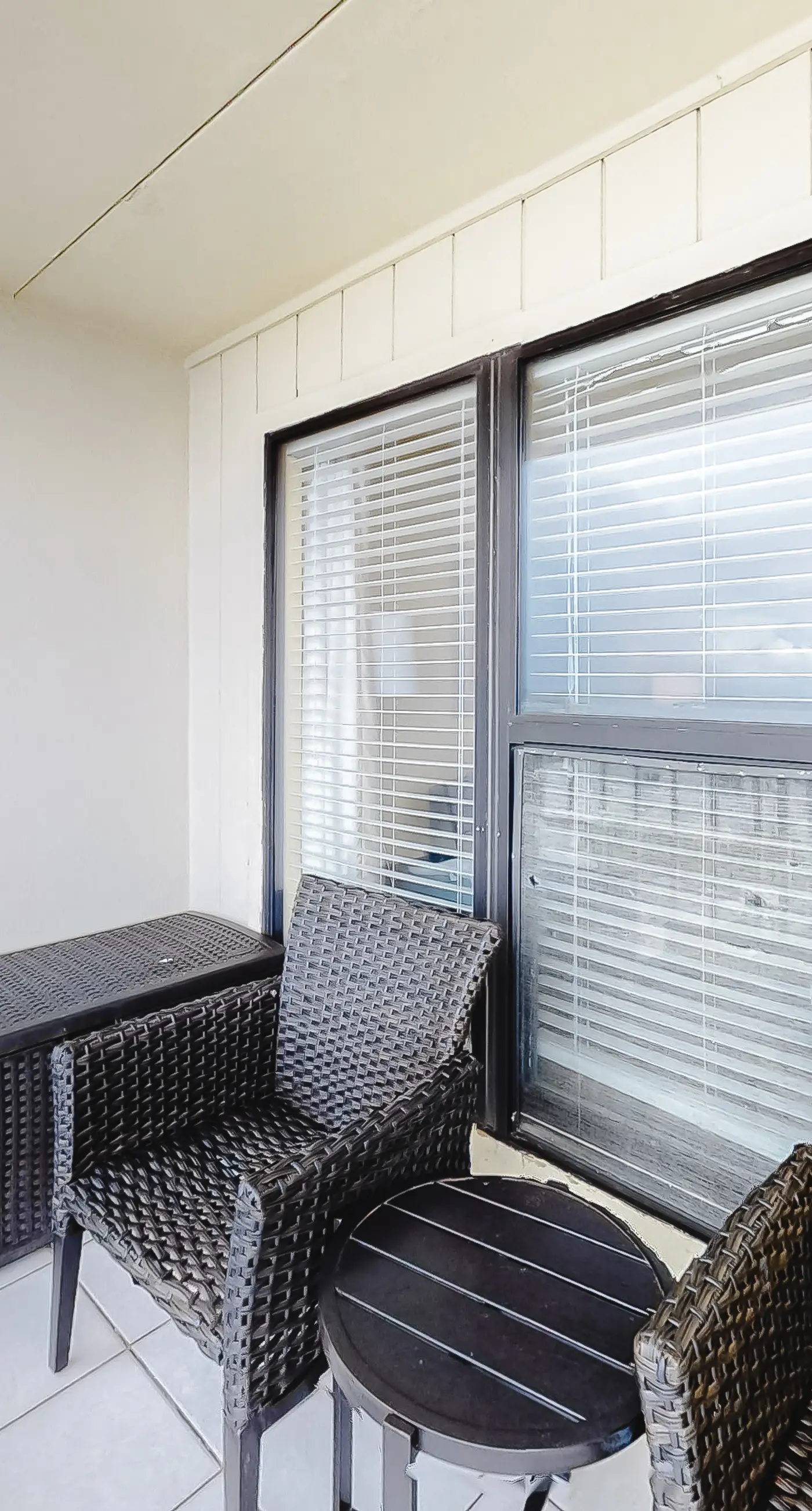 Corner Condo w Amazing Gulf-Front Views, Balcony & Shared Pools Hot Tubs Gym