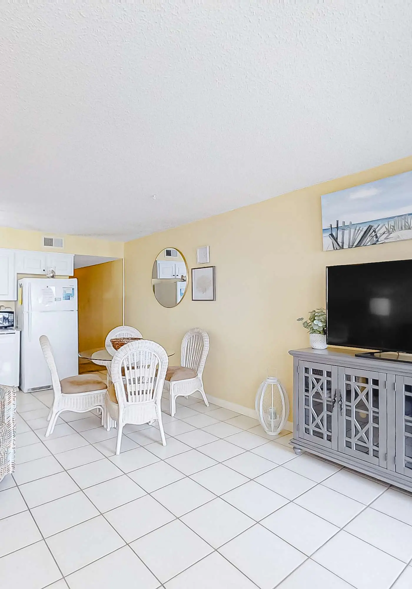 Corner Condo w Amazing Gulf-Front Views, Balcony & Shared Pools Hot Tubs Gym