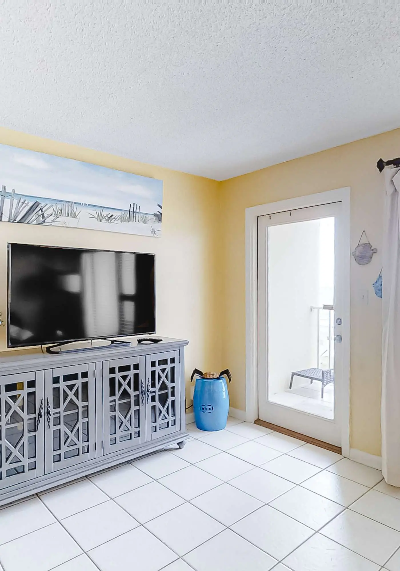 Corner Condo w Amazing Gulf-Front Views, Balcony & Shared Pools Hot Tubs Gym