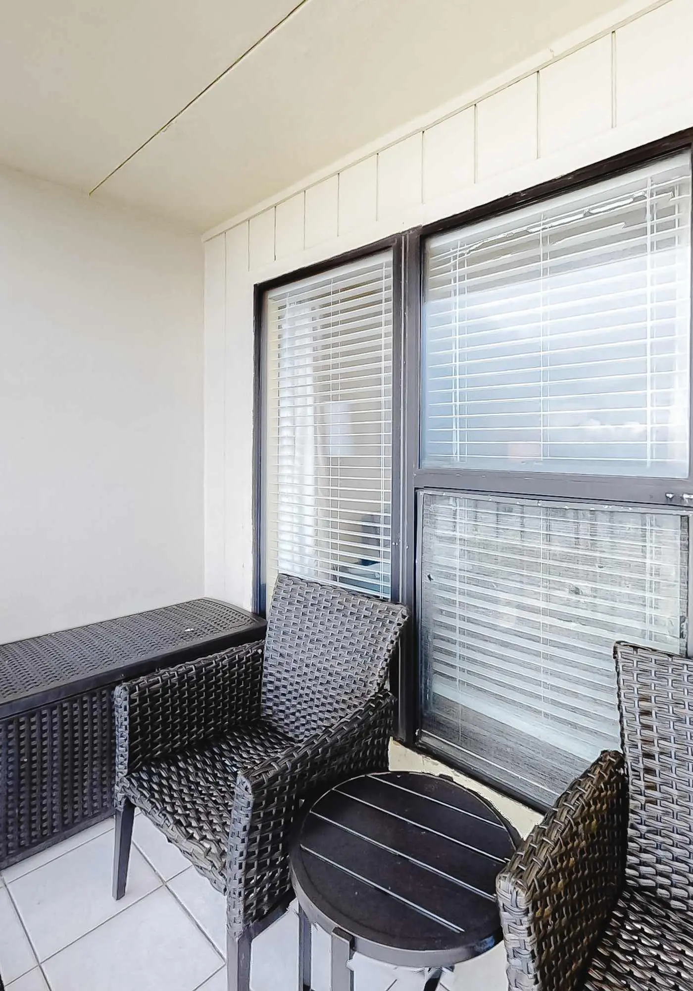 Corner Condo w Amazing Gulf-Front Views, Balcony & Shared Pools Hot Tubs Gym