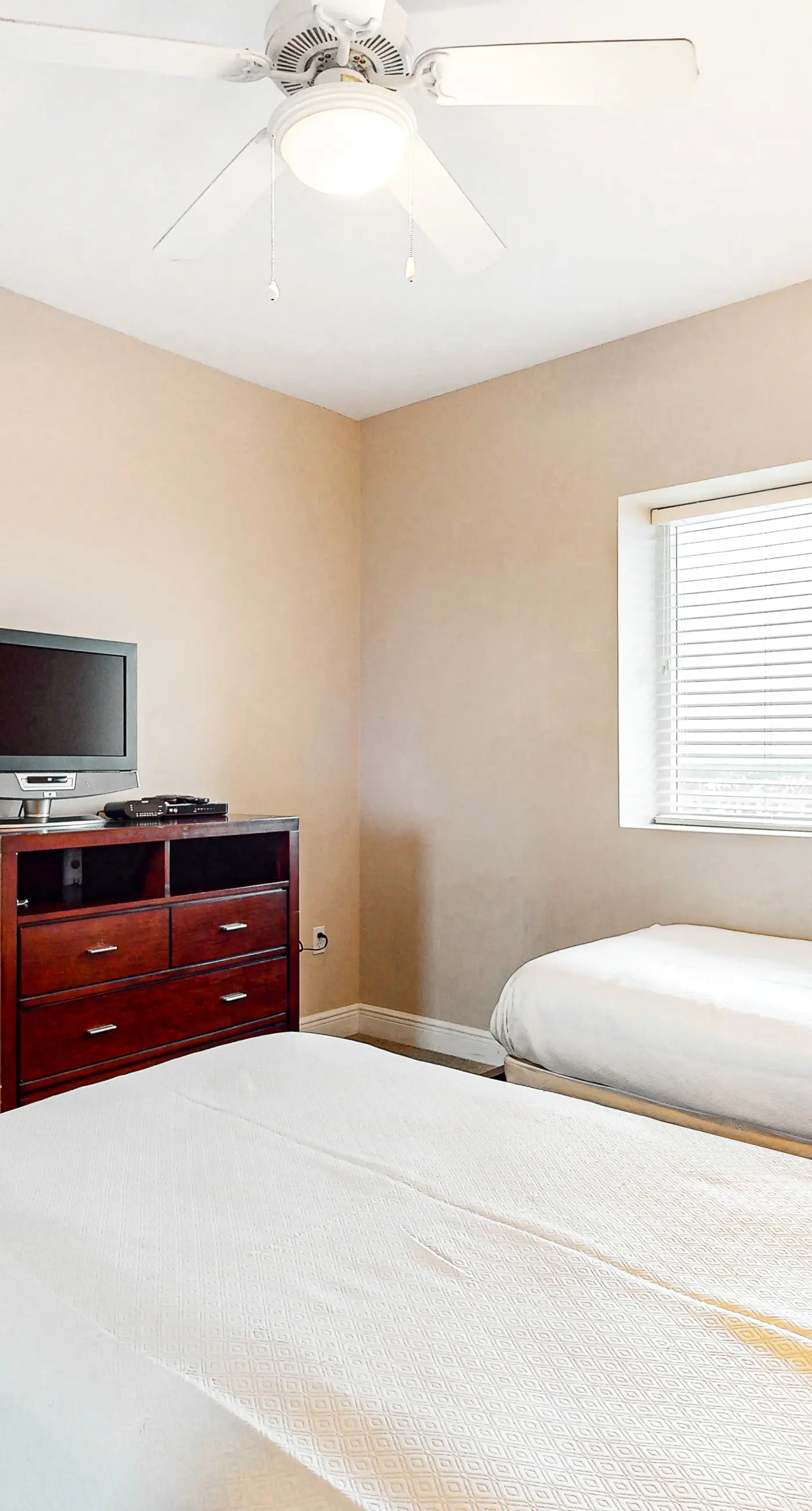 Gulf-front condo with pool, sauna, washer,dryer, & central AC