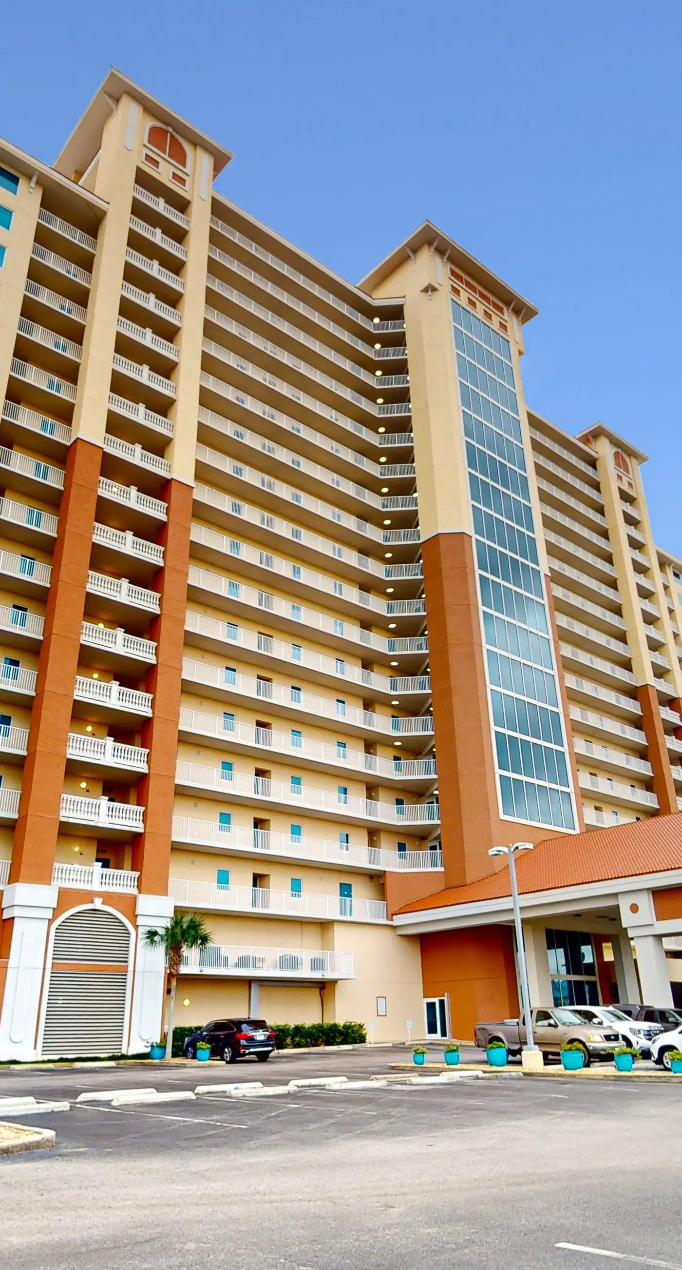 Gulf-front condo with pool, sauna, washer,dryer, & central AC