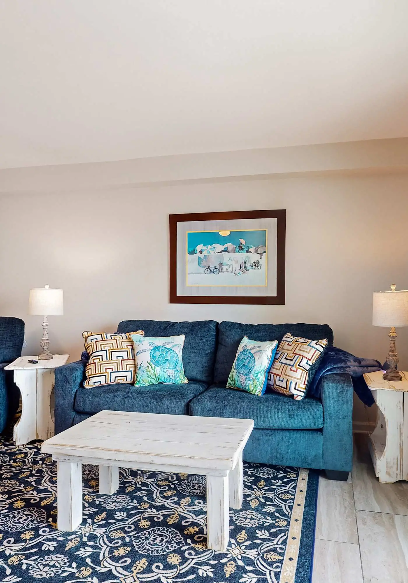 Gorgeous Beach Home Overlooking the Beach w/Free WiFi, Central AC, Shared Pool and Covered Parking