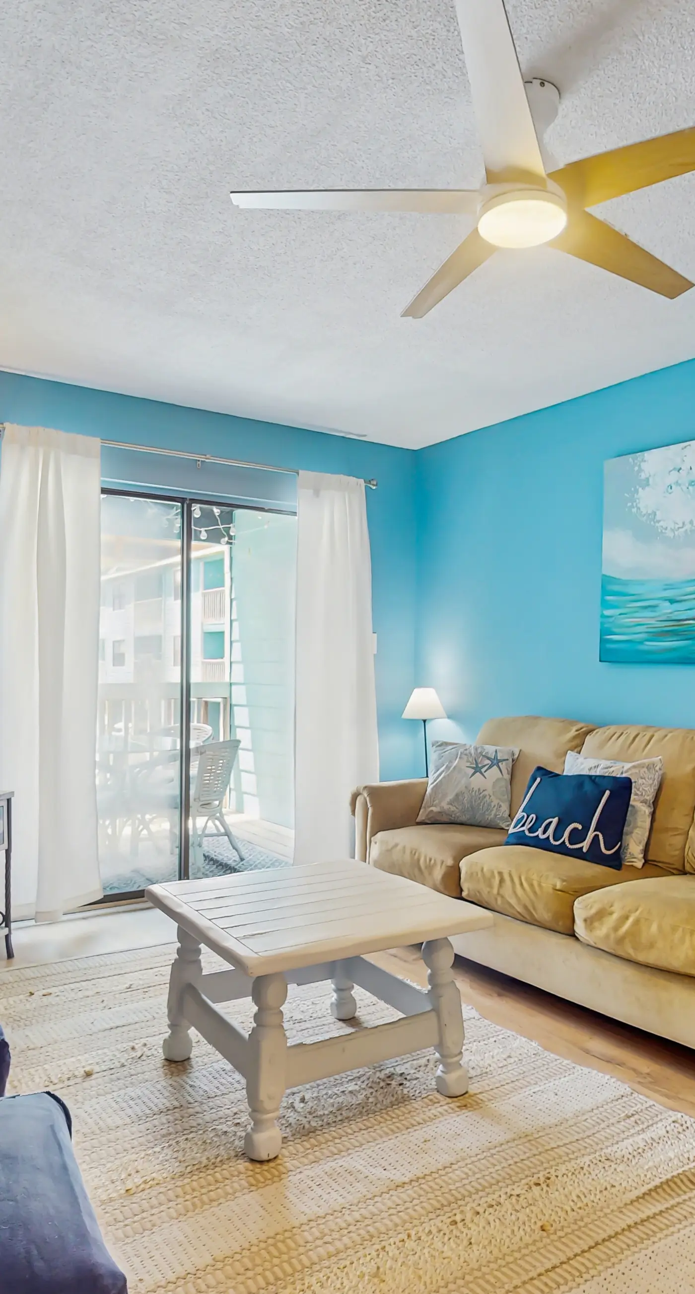 Lani Kai Getaway in the Heart of Town, Balcony, Pools & 2-Min Walk to Beach