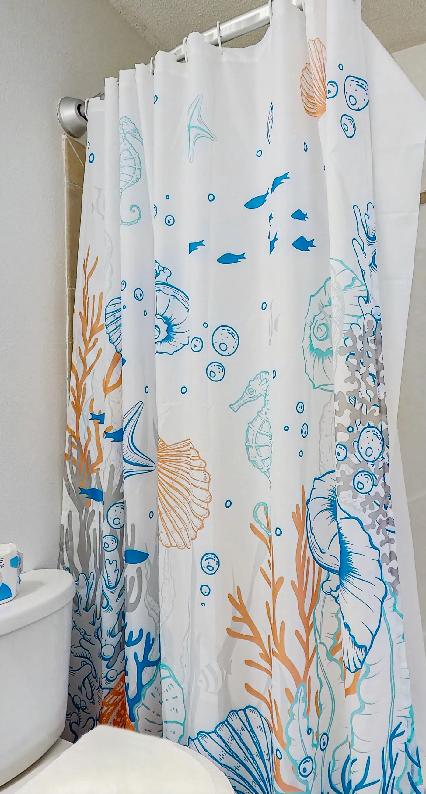 Lani Kai Getaway in the Heart of Town, Balcony, Pools & 2-Min Walk to Beach