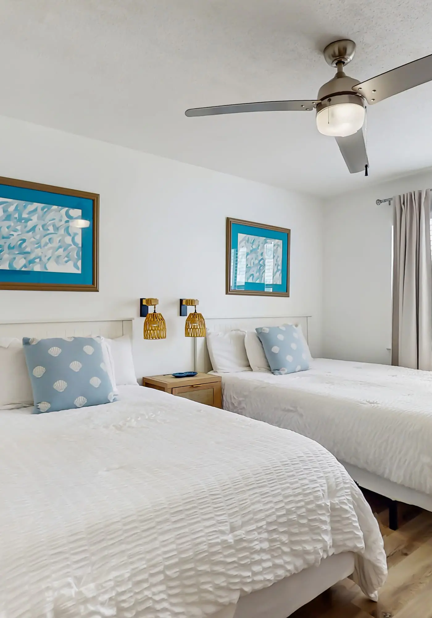 Lani Kai Getaway in the Heart of Town, Balcony, Pools & 2-Min Walk to Beach
