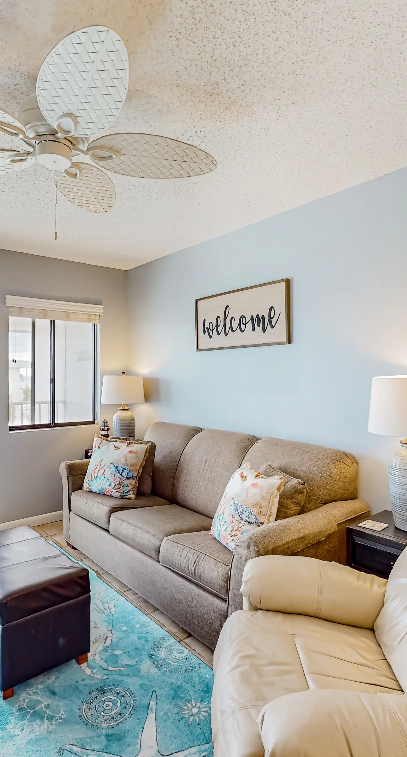 Charming third-floor condo with WiFi, beach access, Central AC, full kitchen