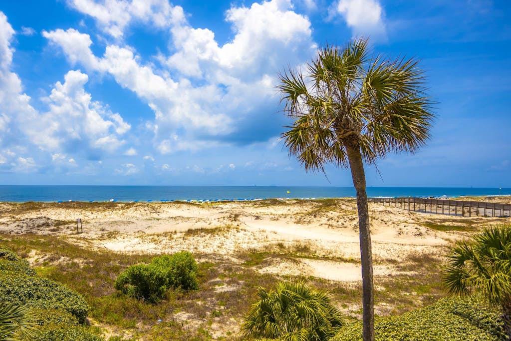 Plantation East retreat with pools, hot tub, & fitness center