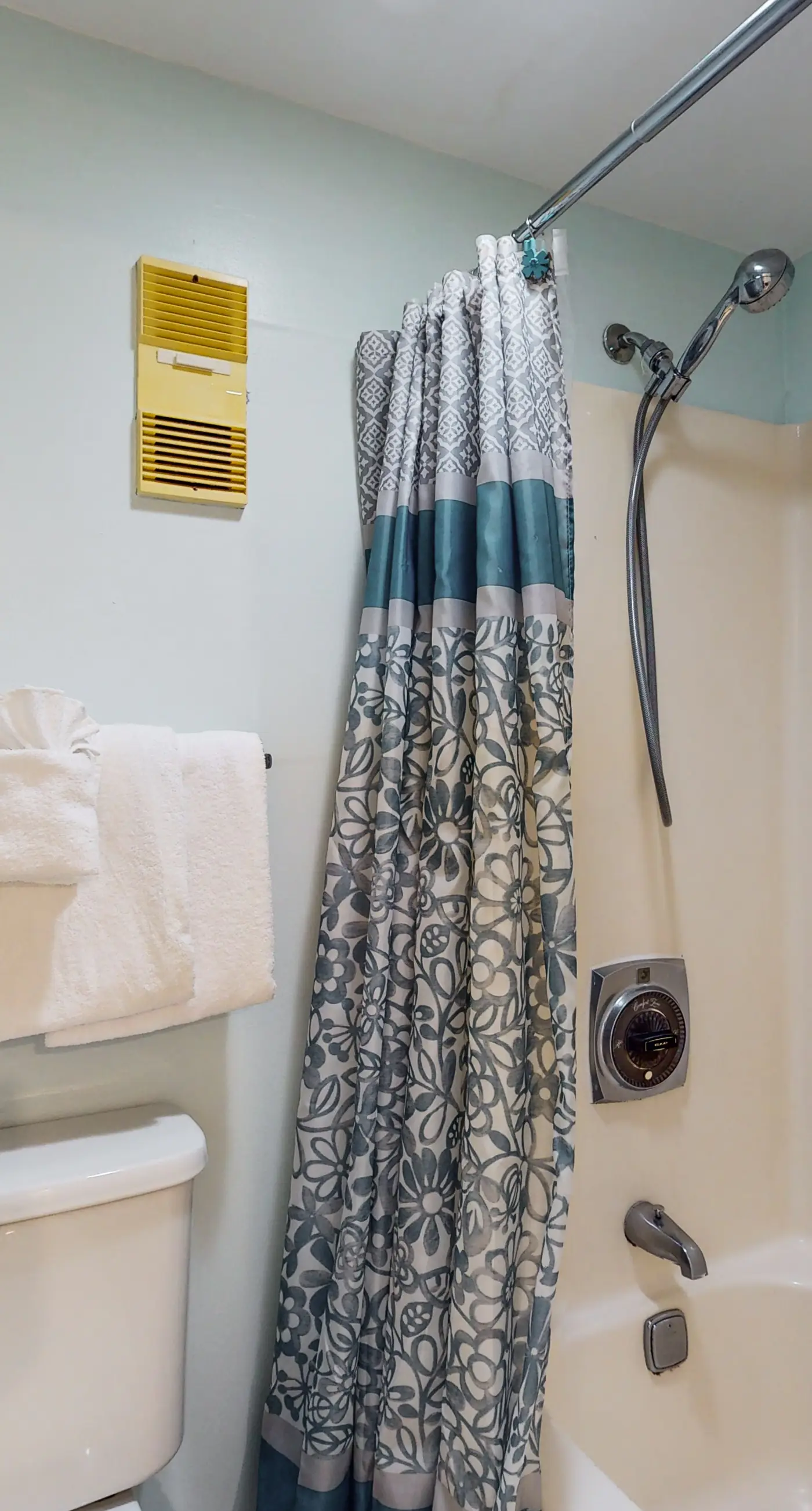 Waterfront retreat with Gulf views, pools