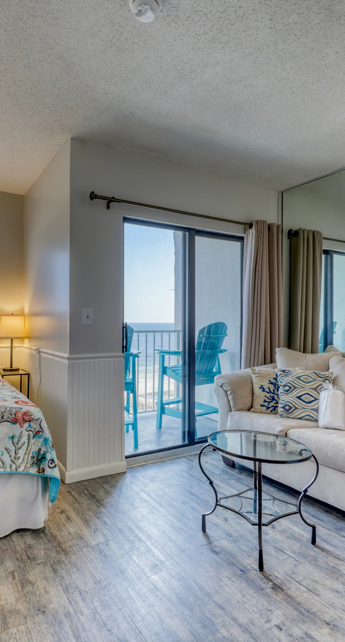 Top floor corner condo with hot tub, pools, gym - great for a couples getaway