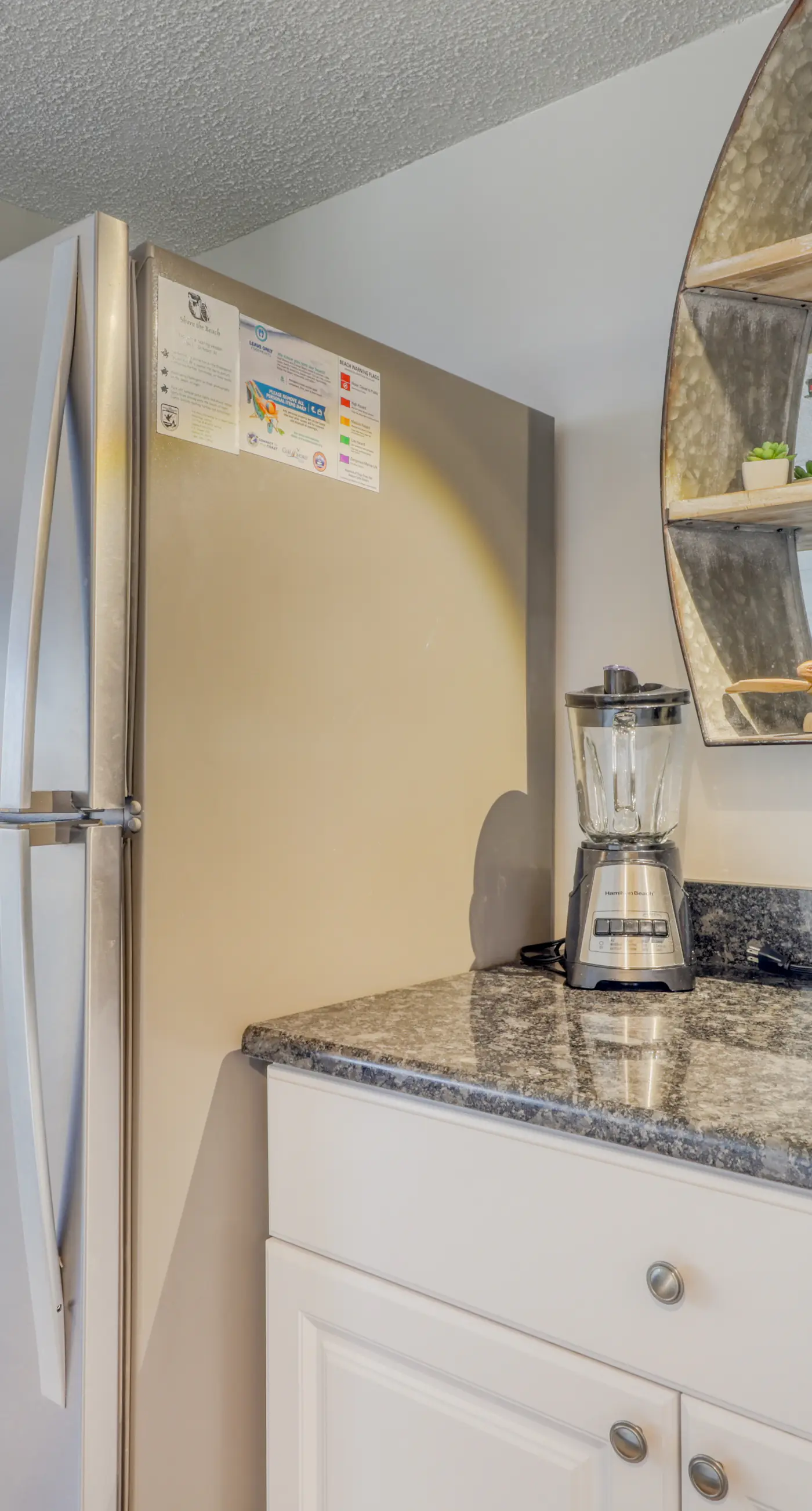 Top floor corner condo with hot tub, pools, gym - great for a couples getaway