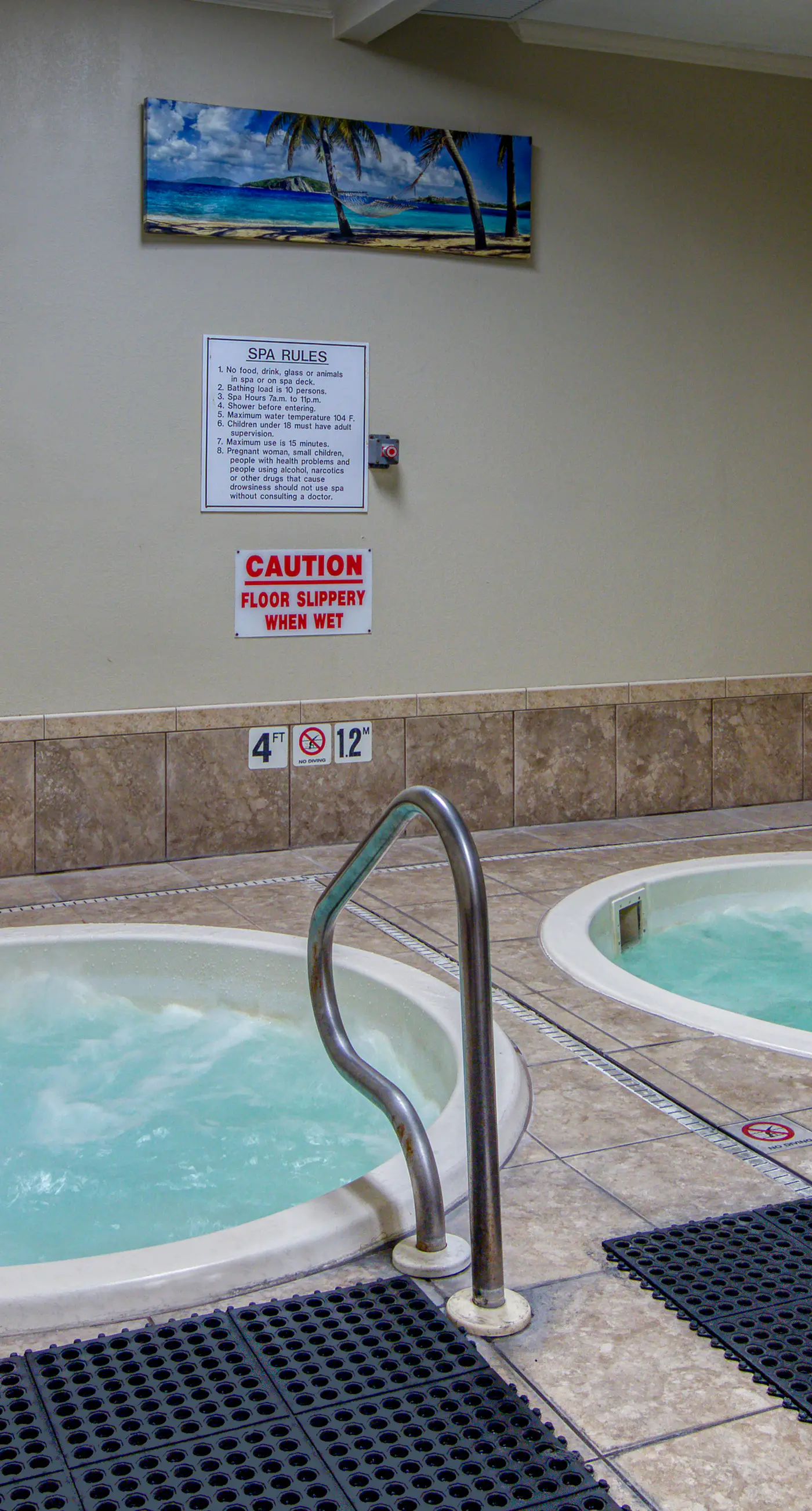 Top floor corner condo with hot tub, pools, gym - great for a couples getaway