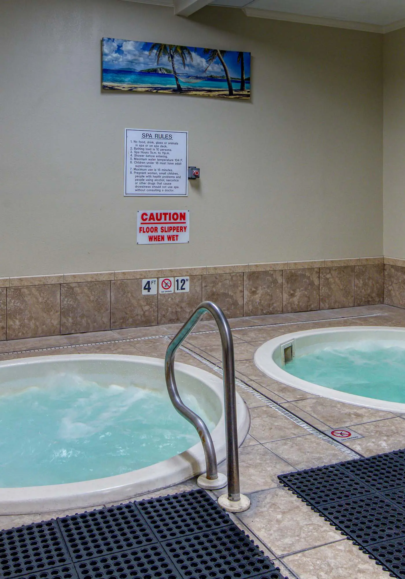 Top floor corner condo with hot tub, pools, gym - great for a couples getaway