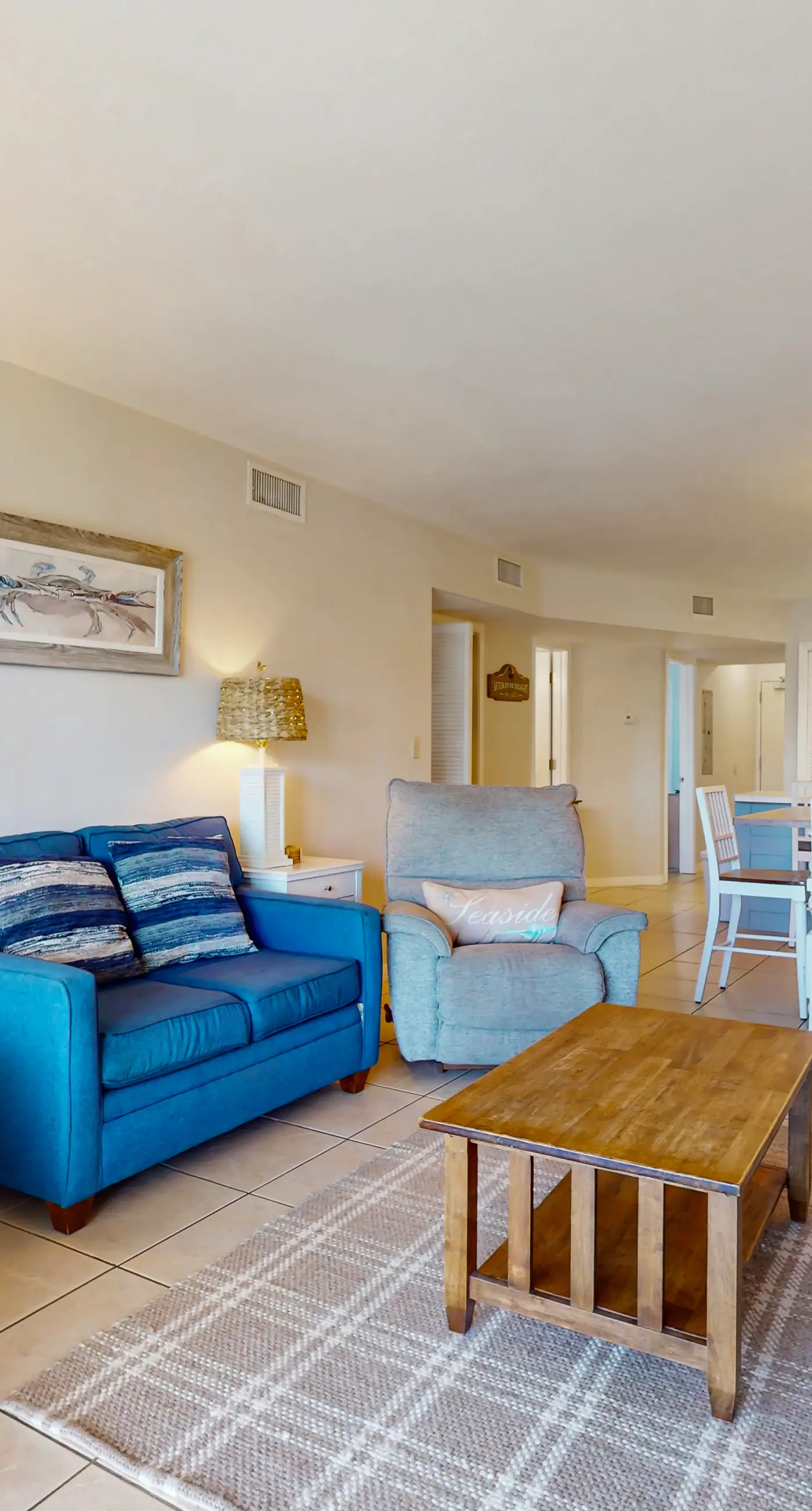 Gulf-view condo in beachfront building with pools, hot tub & tennis