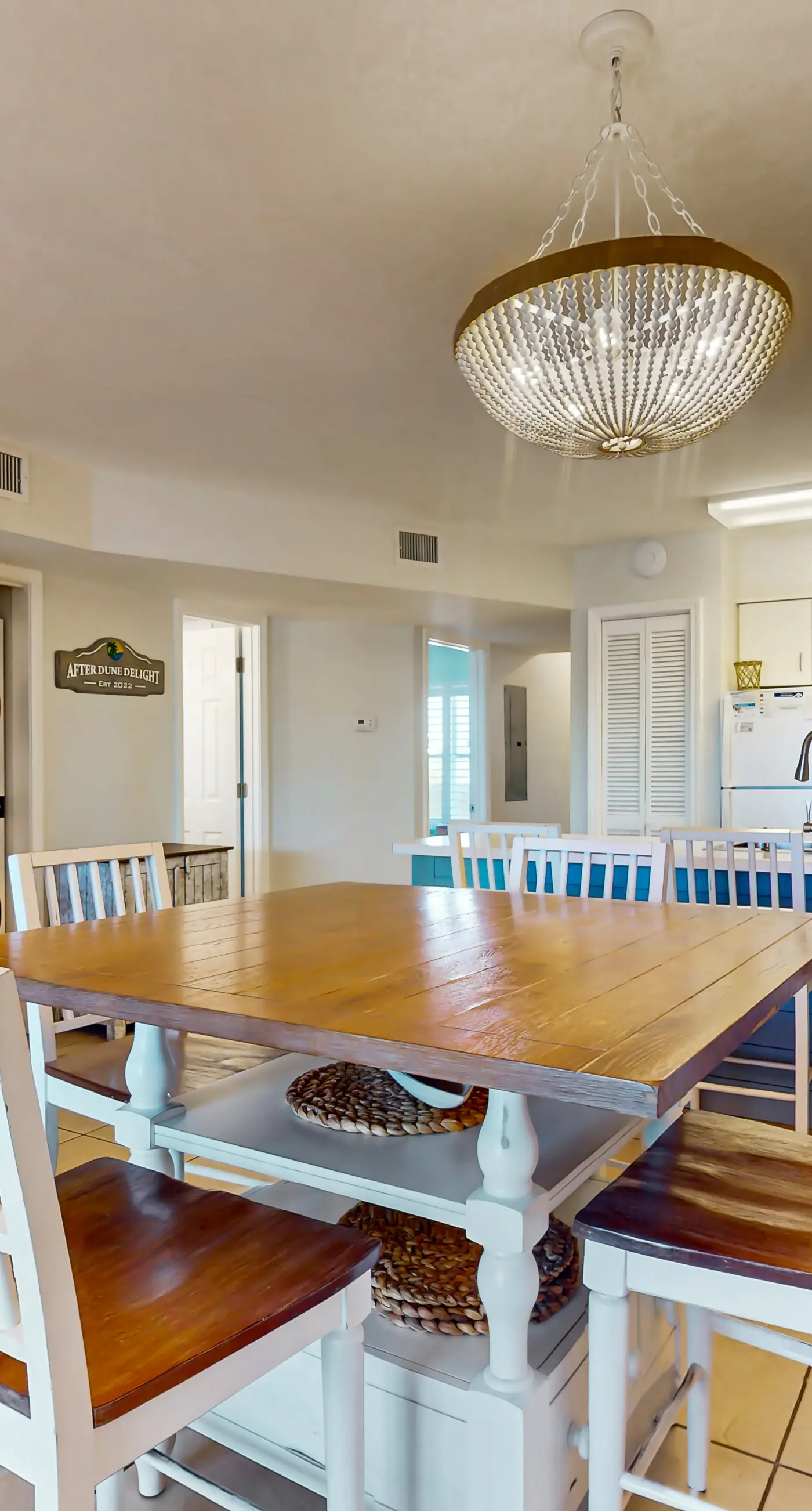 Gulf-view condo in beachfront building with pools, hot tub & tennis