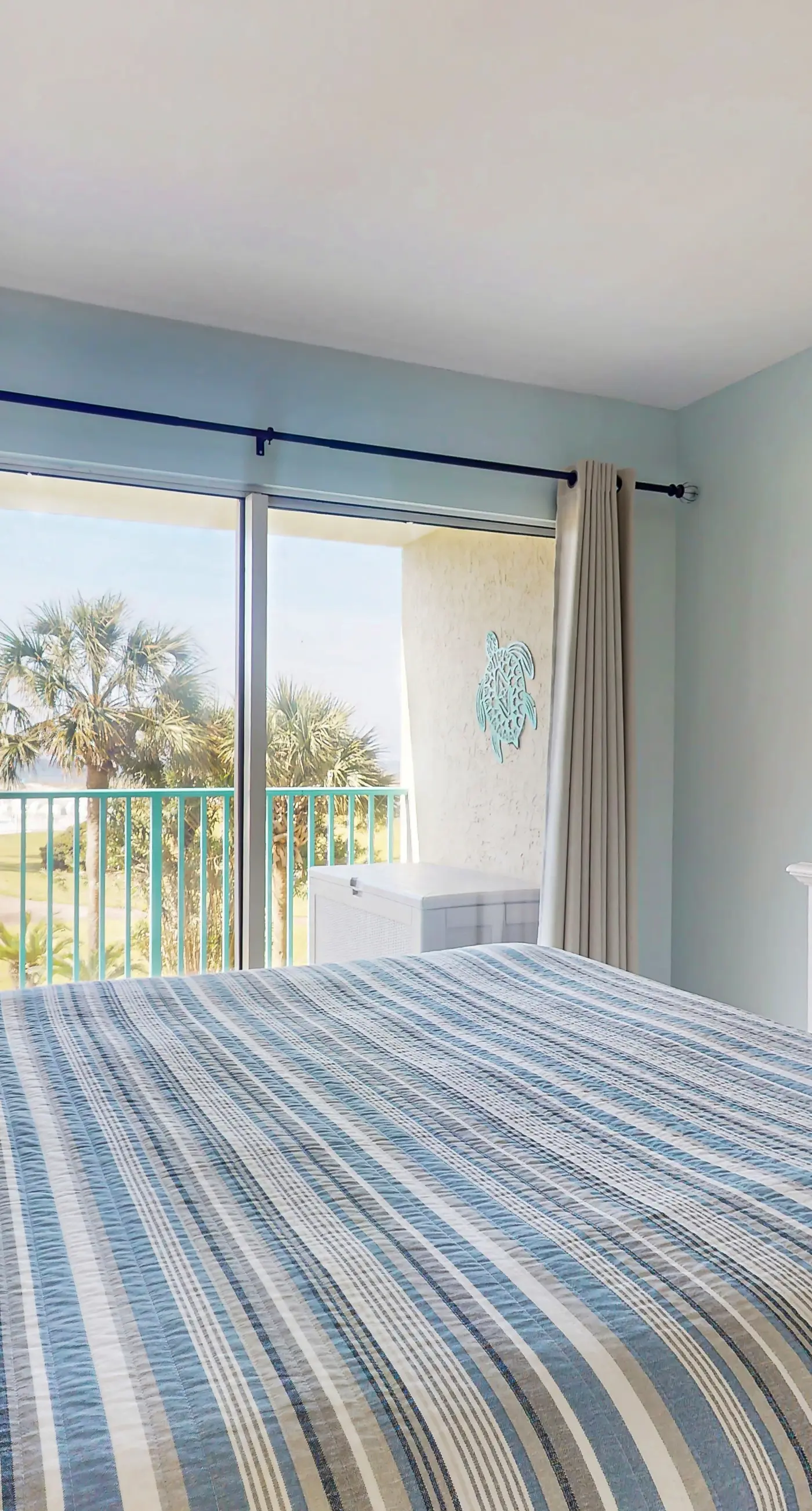 Gulf-view condo in beachfront building with pools, hot tub & tennis