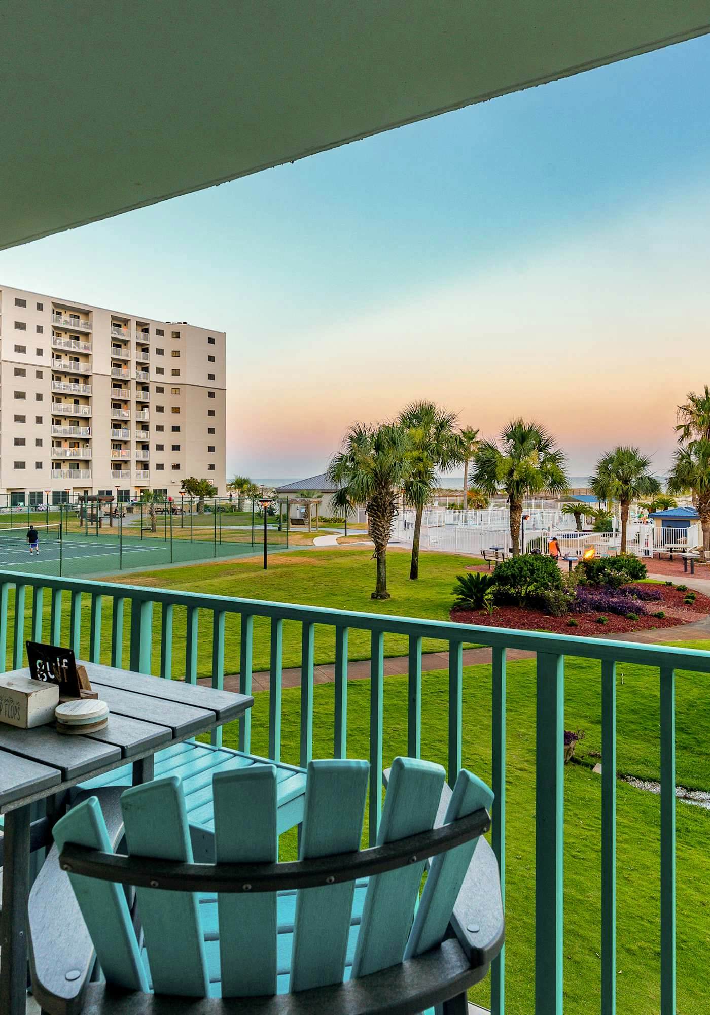 Gulf-view condo in beachfront building with pools, hot tub & tennis