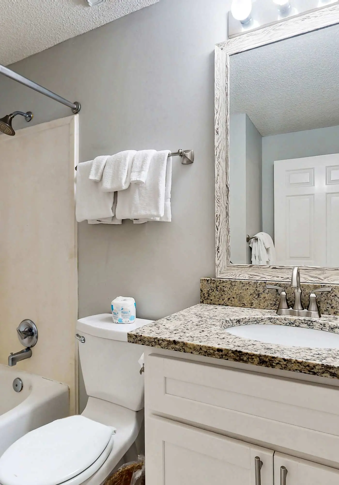 Gulf View Condo w Balcony & Resort Pool Tennis Sauna Gym