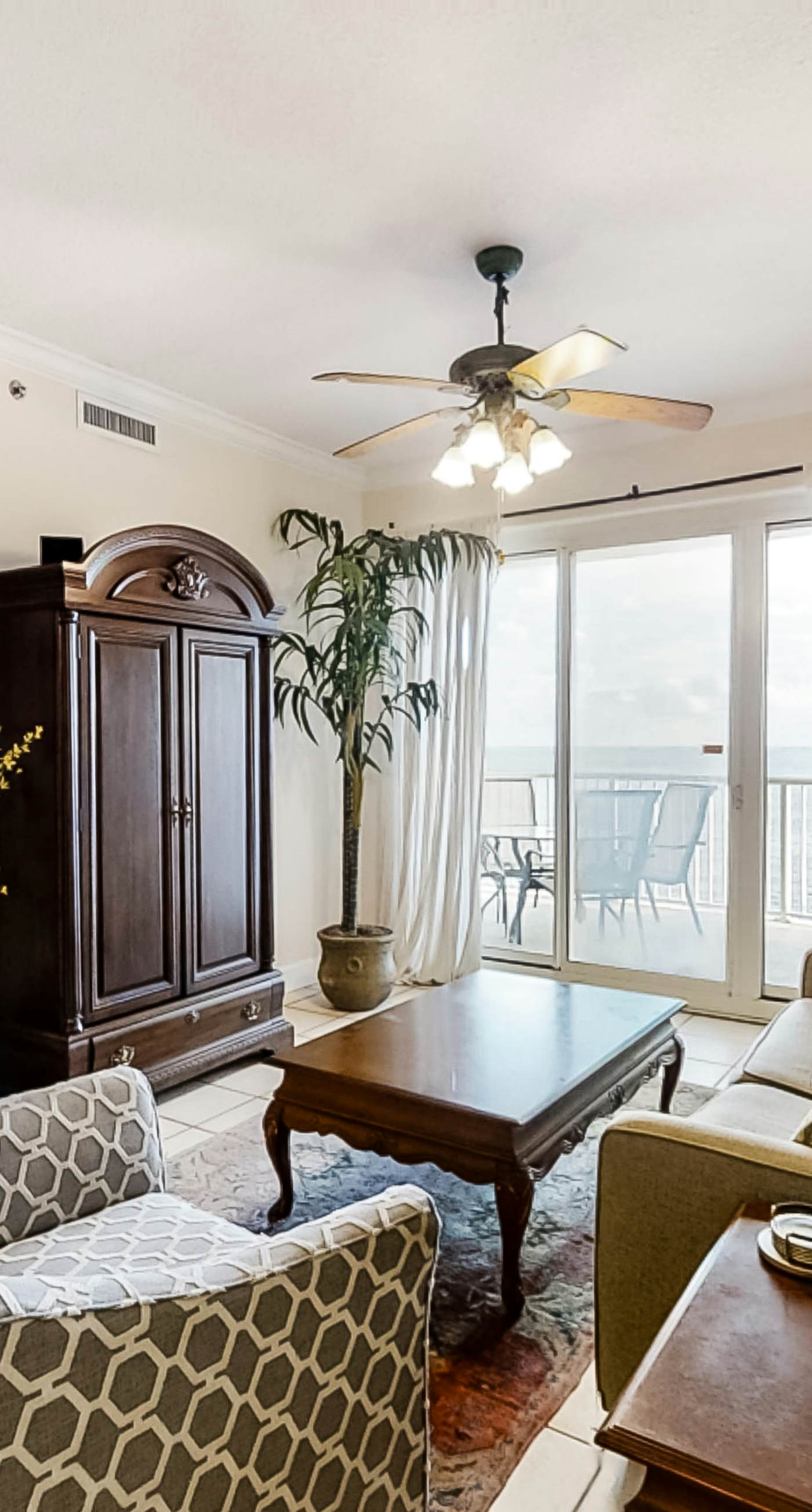 14th-floor family-friendly Gulf-front condo with balcony, hot tub, pool, & AC