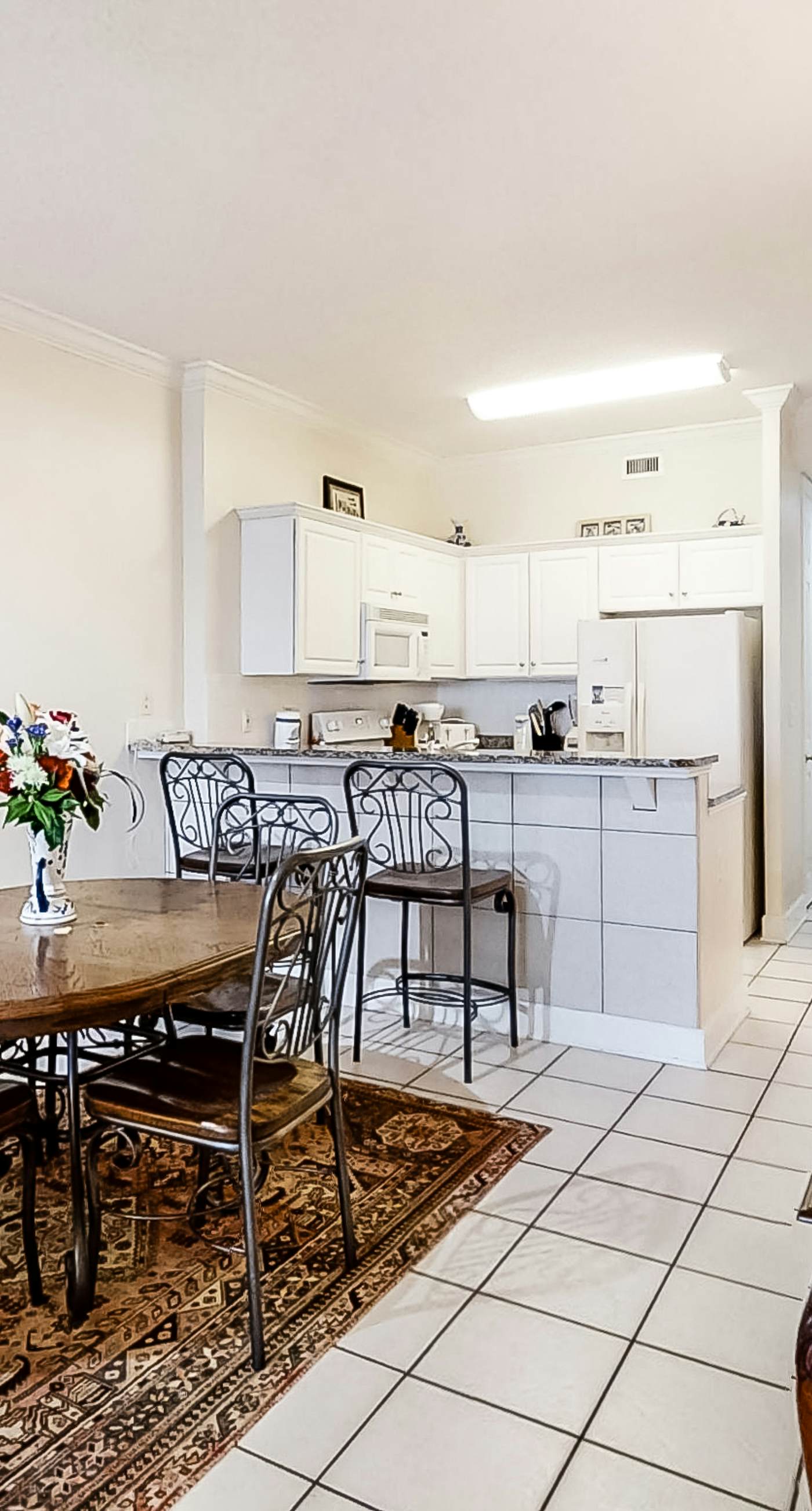 14th-floor family-friendly Gulf-front condo with balcony, hot tub, pool, & AC