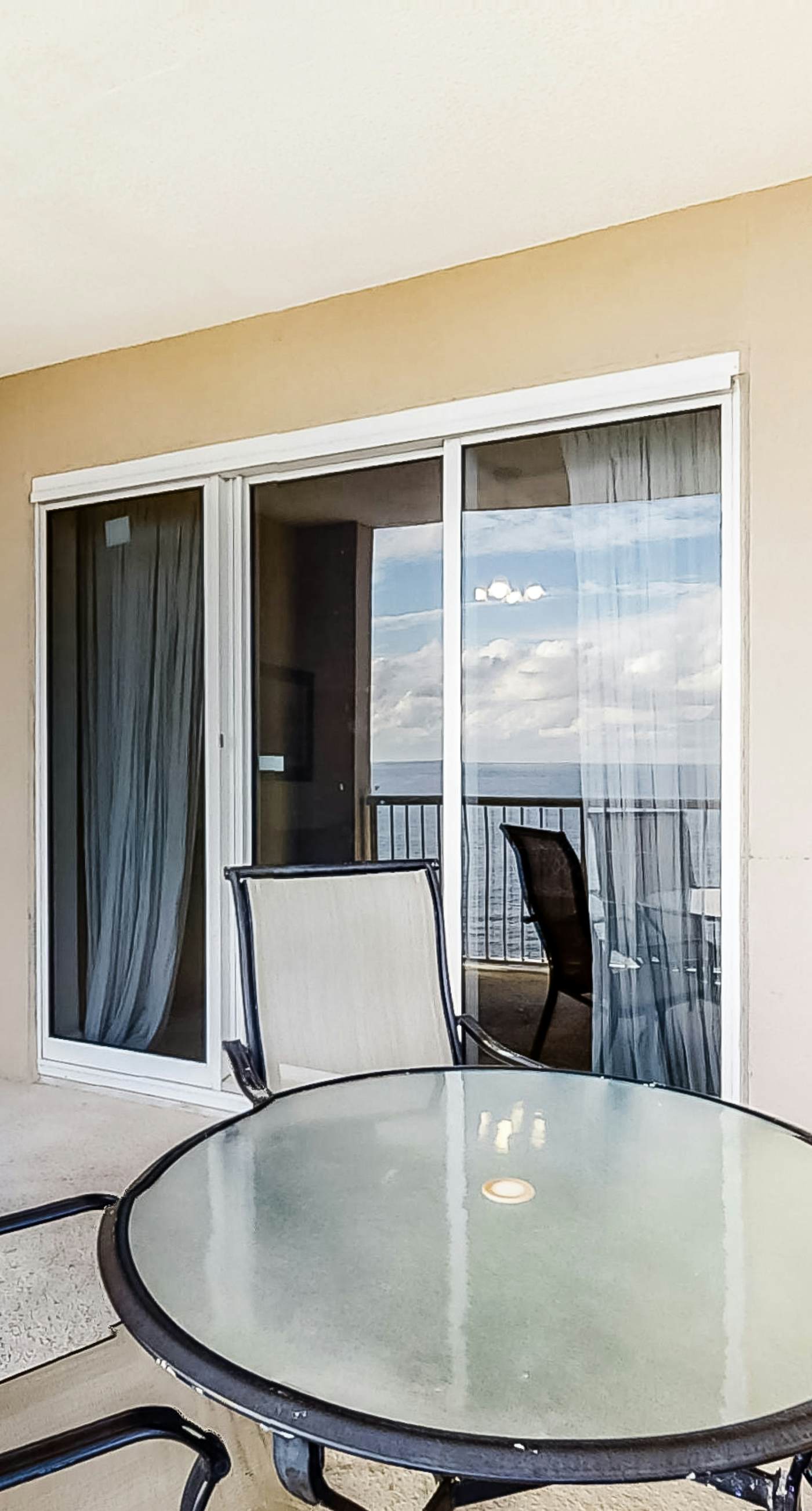 14th-floor family-friendly Gulf-front condo with balcony, hot tub, pool, & AC